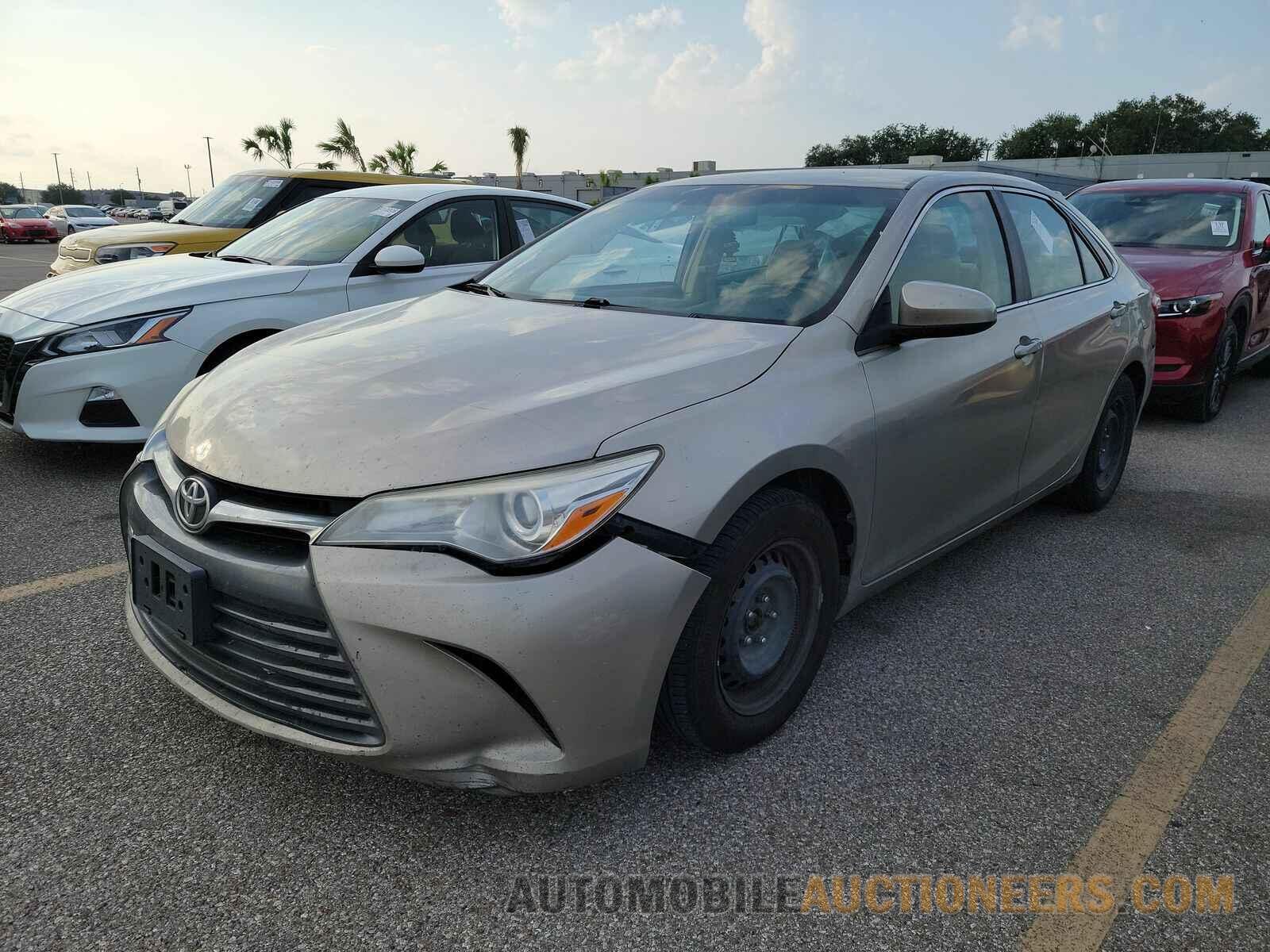 4T1BF1FK3FU961582 Toyota Camry 2015