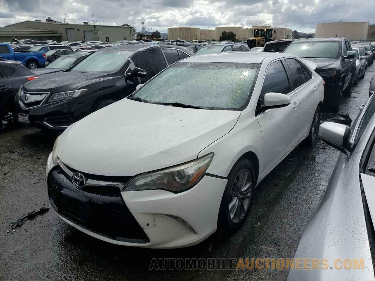 4T1BF1FK3FU975613 TOYOTA CAMRY 2015