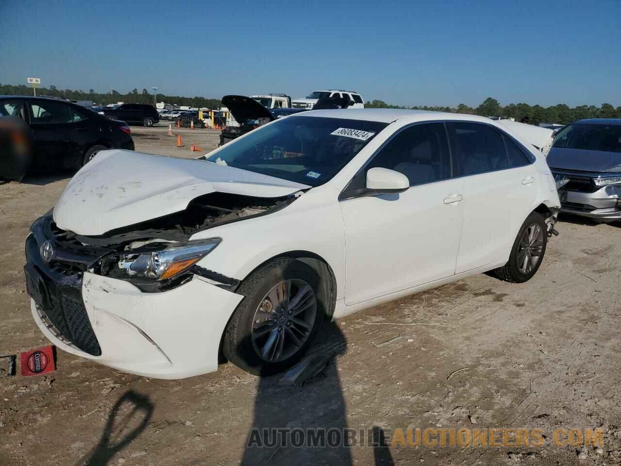 4T1BF1FK3GU175704 TOYOTA CAMRY 2016