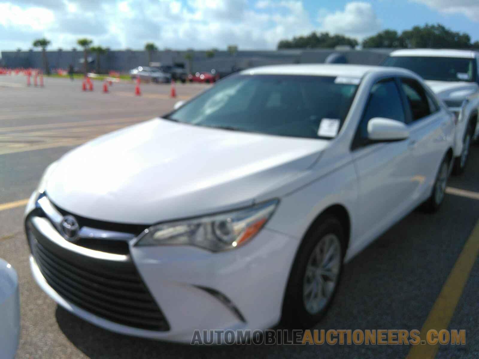 4T1BF1FK3GU261787 Toyota Camry 2016