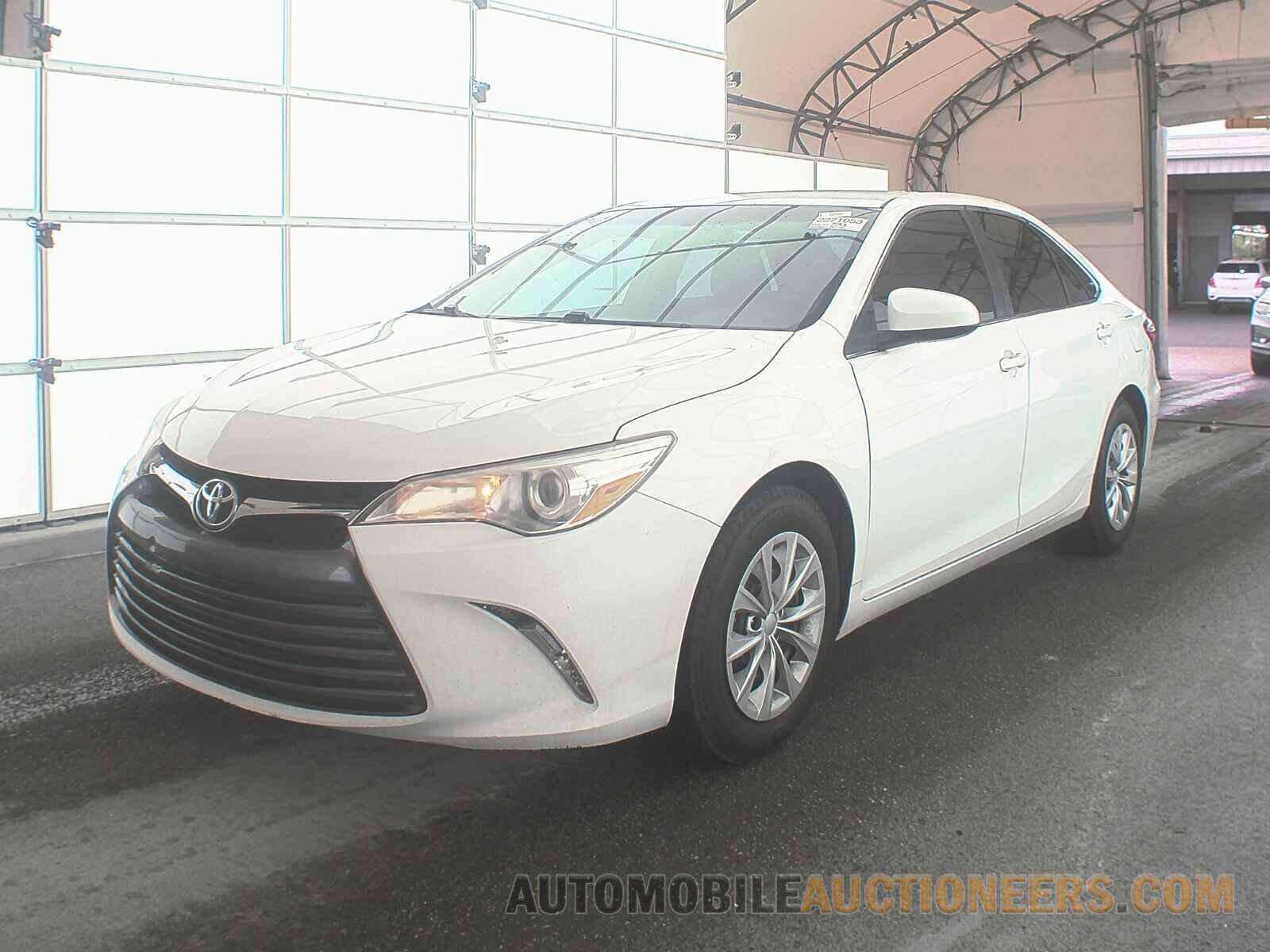 4T1BF1FK3GU556064 Toyota Camry 2016