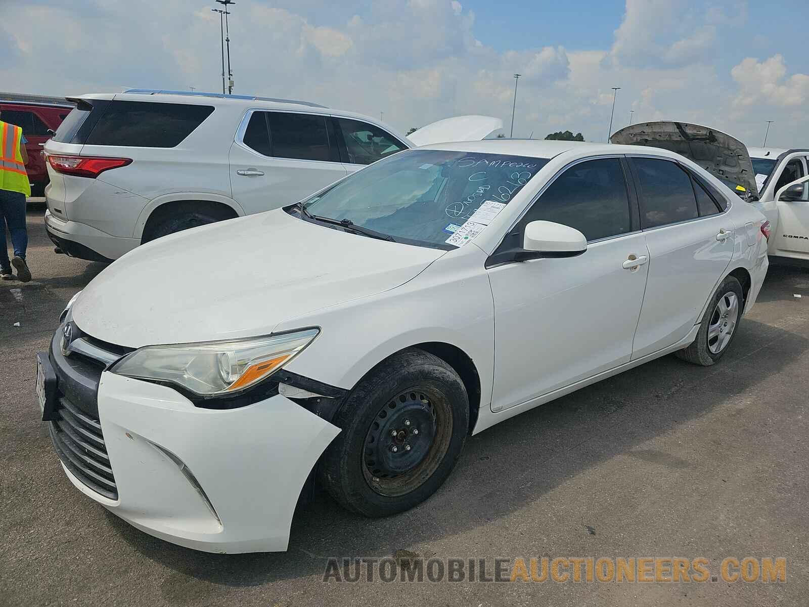 4T1BF1FK3HU656263 Toyota Camry 2017