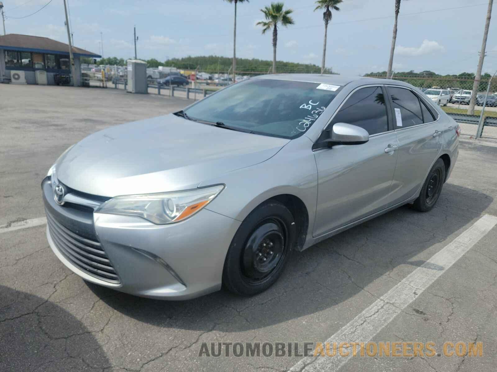 4T1BF1FK5FU024636 Toyota Camry 2015