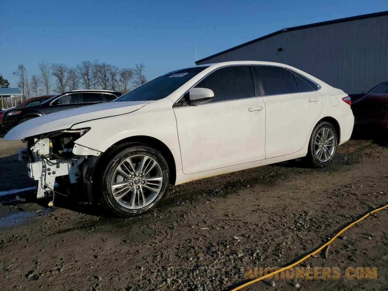 4T1BF1FK5FU043204 TOYOTA CAMRY 2015