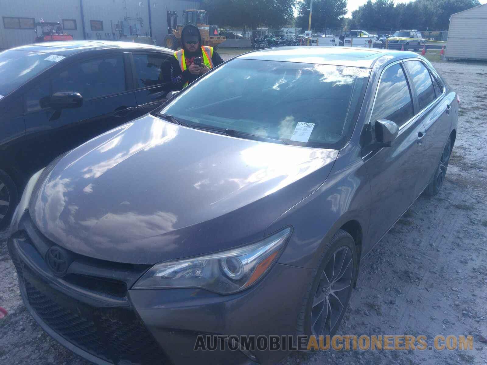 4T1BF1FK5FU110710 Toyota Camry 2015