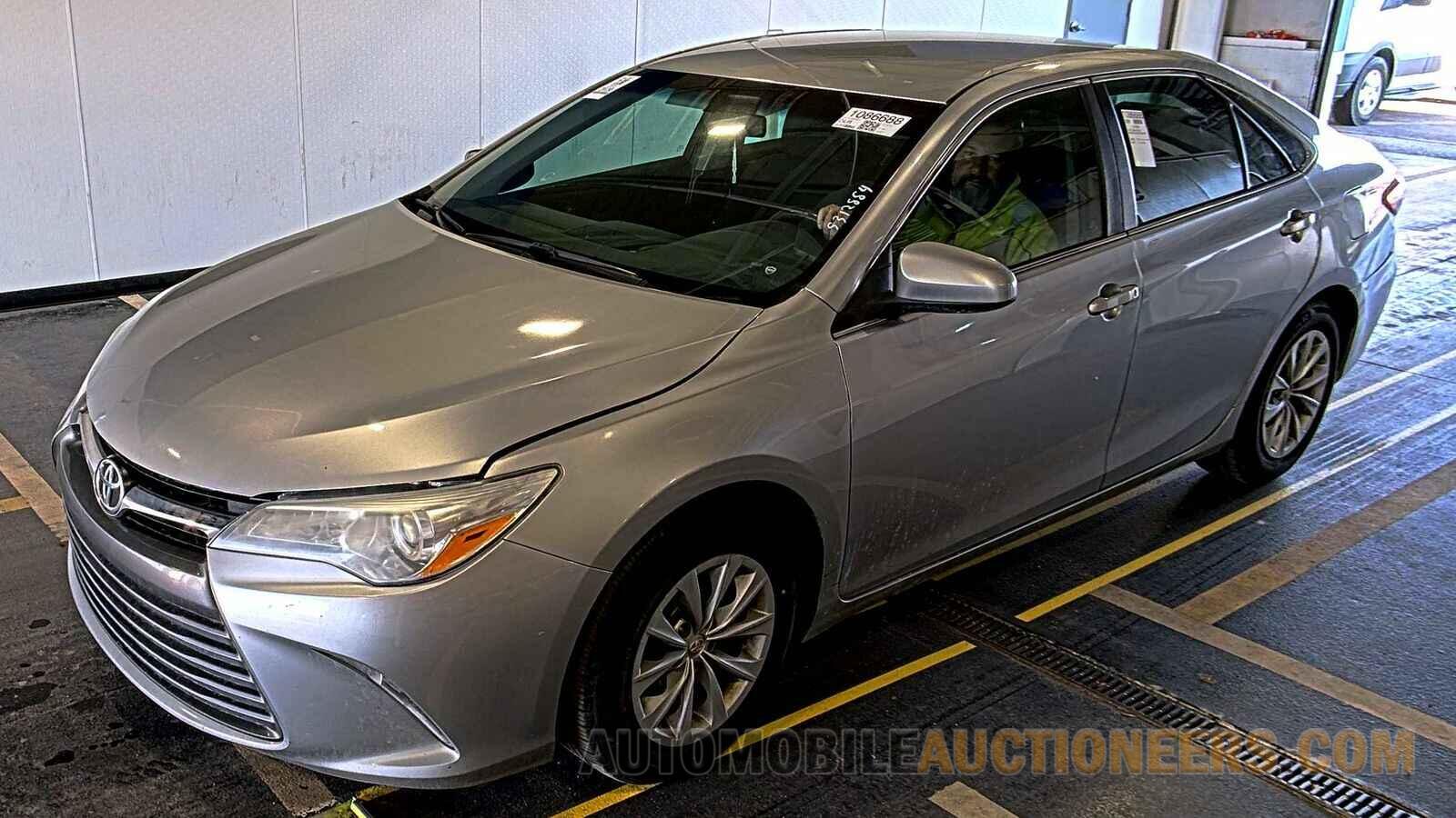 4T1BF1FK5FU487618 Toyota Camry 2015