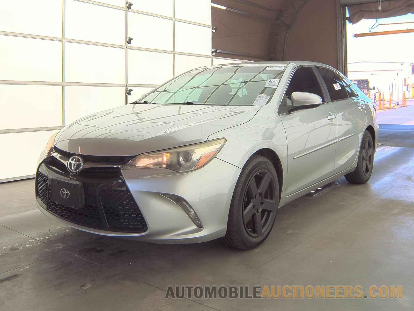 4T1BF1FK5GU261287 Toyota Camry 2016