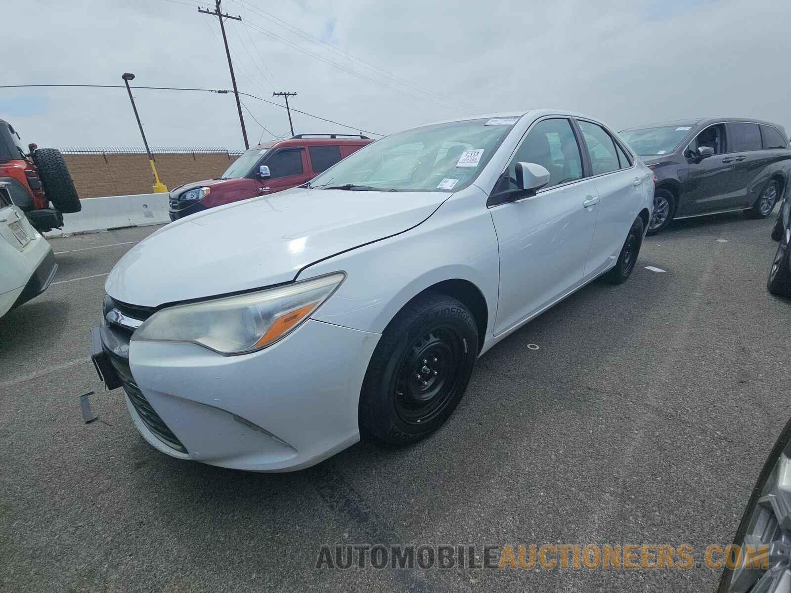 4T1BF1FK5HU716026 Toyota Camry 2017