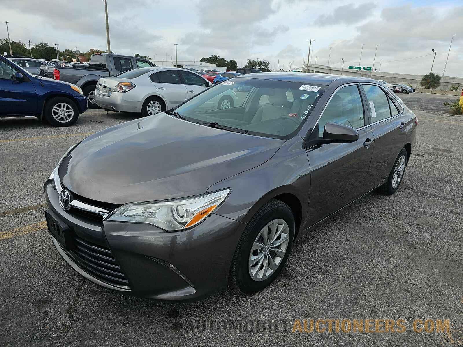 4T1BF1FK6GU207268 Toyota Camry 2016