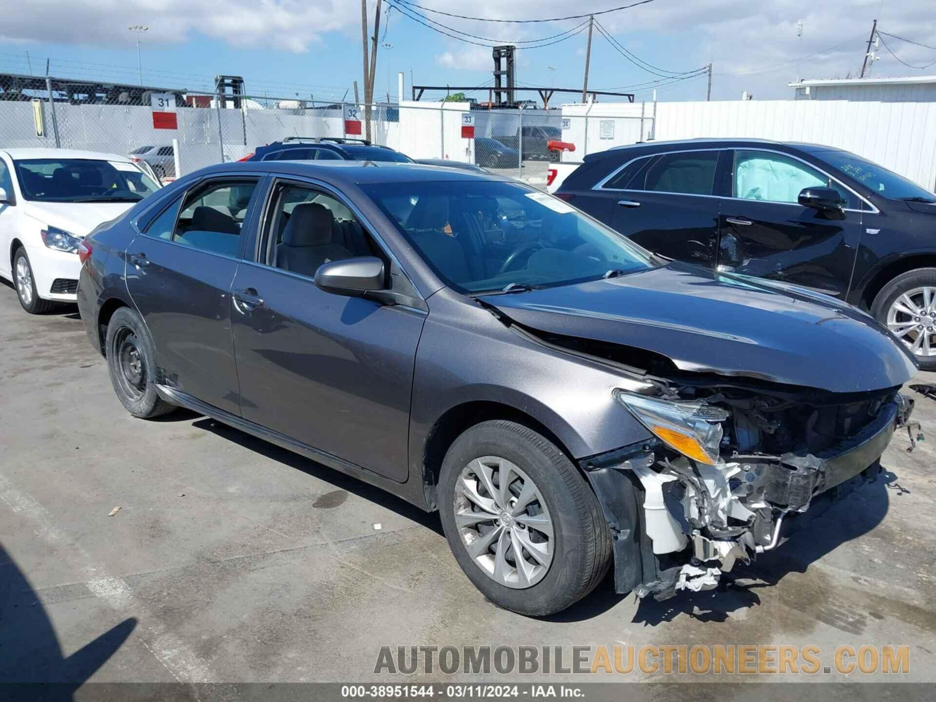 4T1BF1FK6HU640137 TOYOTA CAMRY 2017