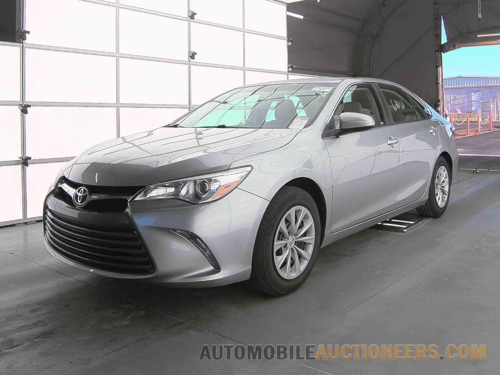 4T1BF1FK6HU740271 Toyota Camry 2017