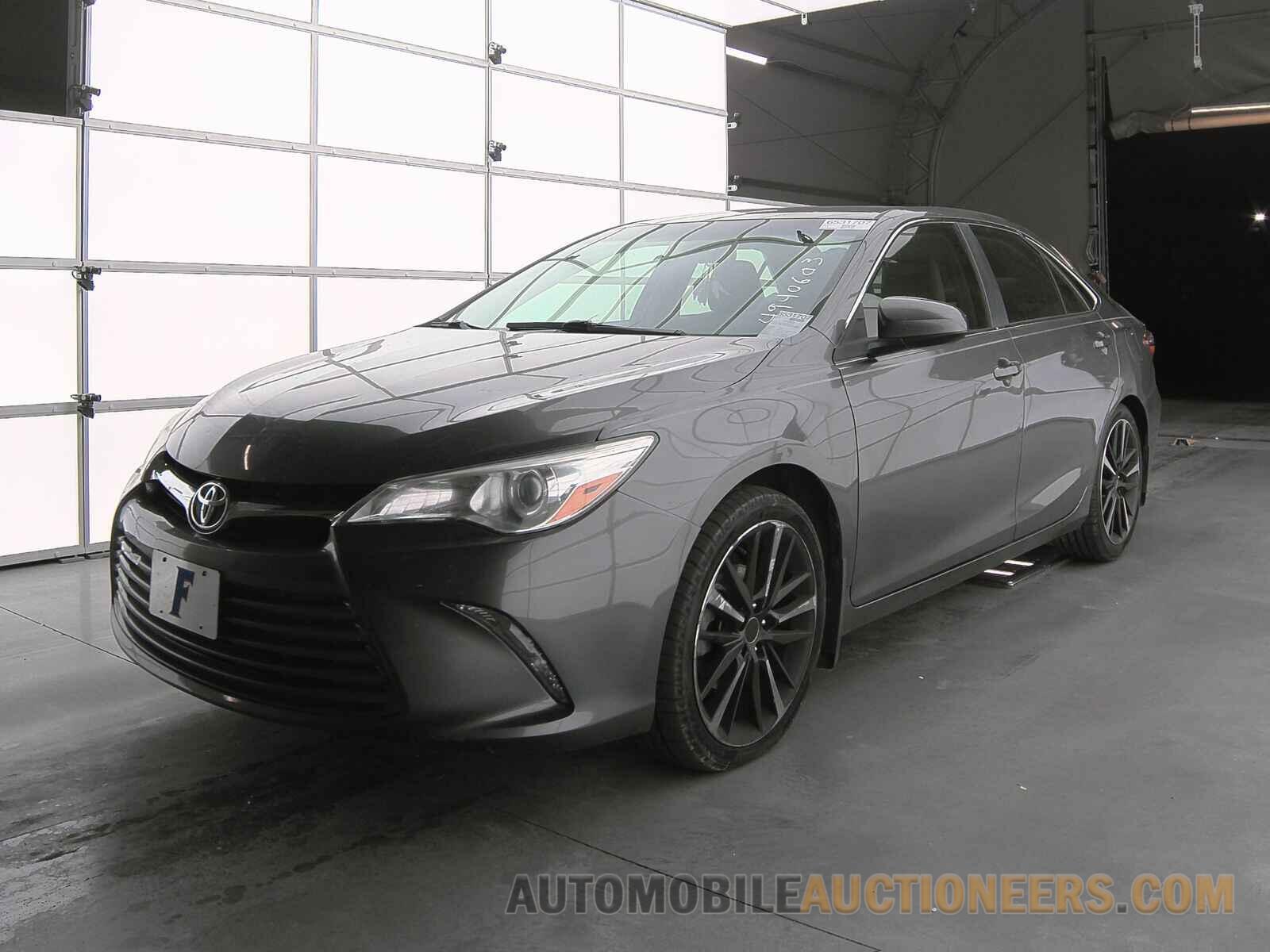 4T1BF1FK7HU410221 Toyota Camry 2017