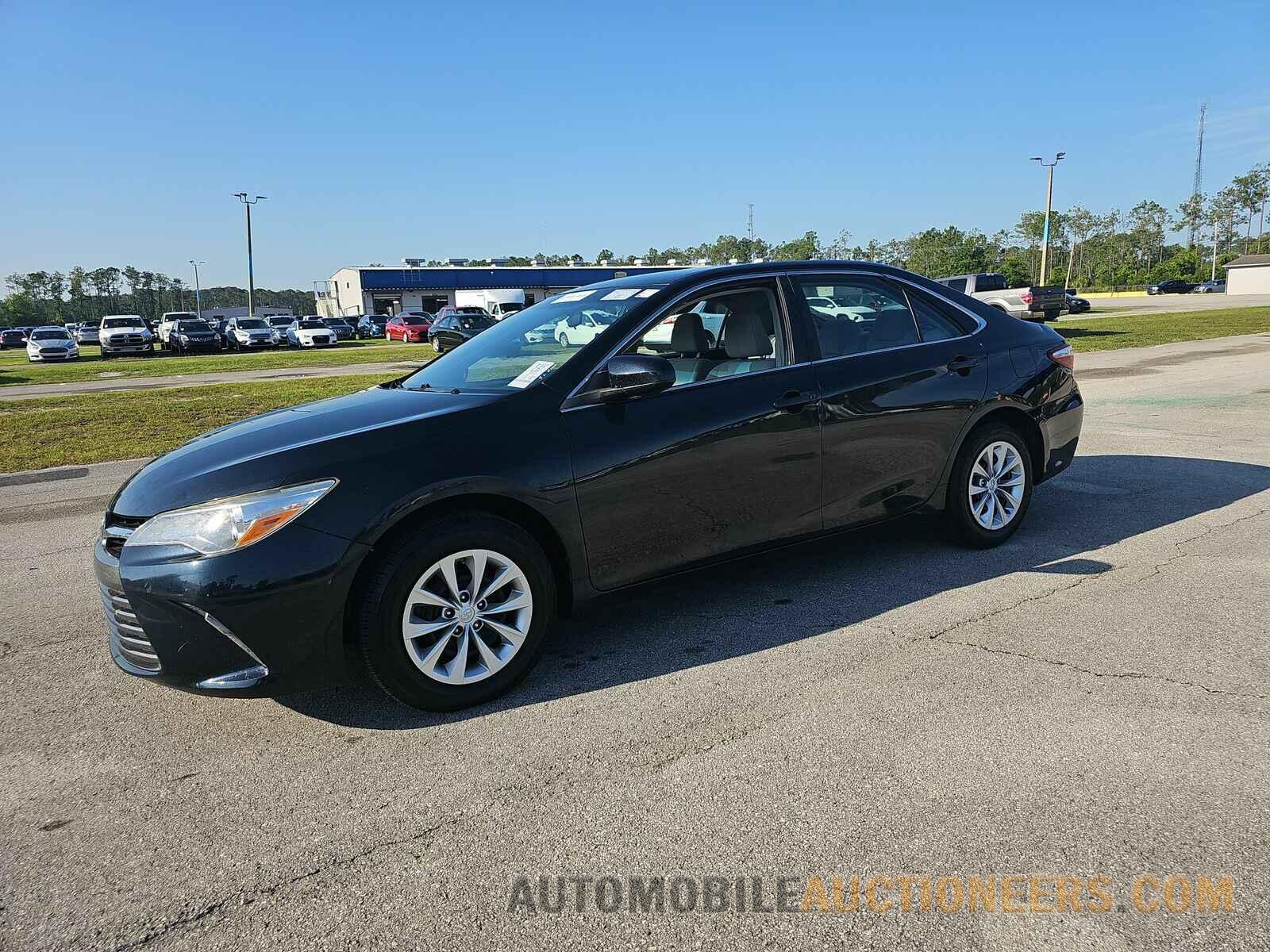 4T1BF1FK7HU764661 Toyota Camry 2017