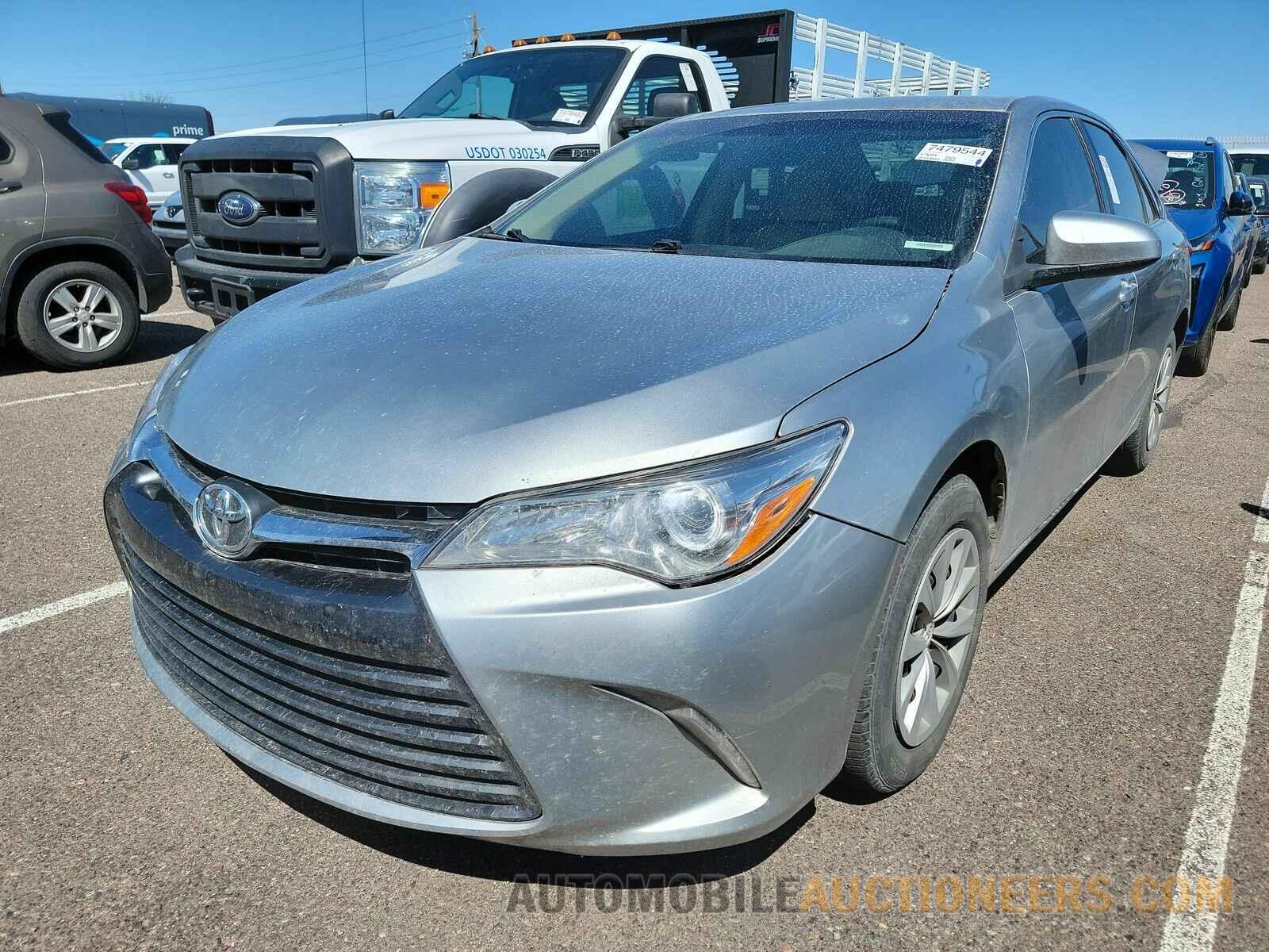 4T1BF1FK9HU268499 Toyota Camry 2017