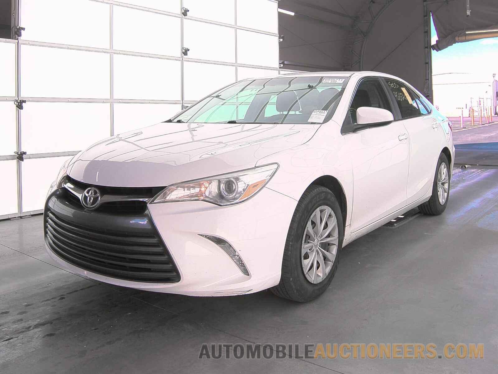 4T1BF1FK9HU740054 Toyota Camry 2017