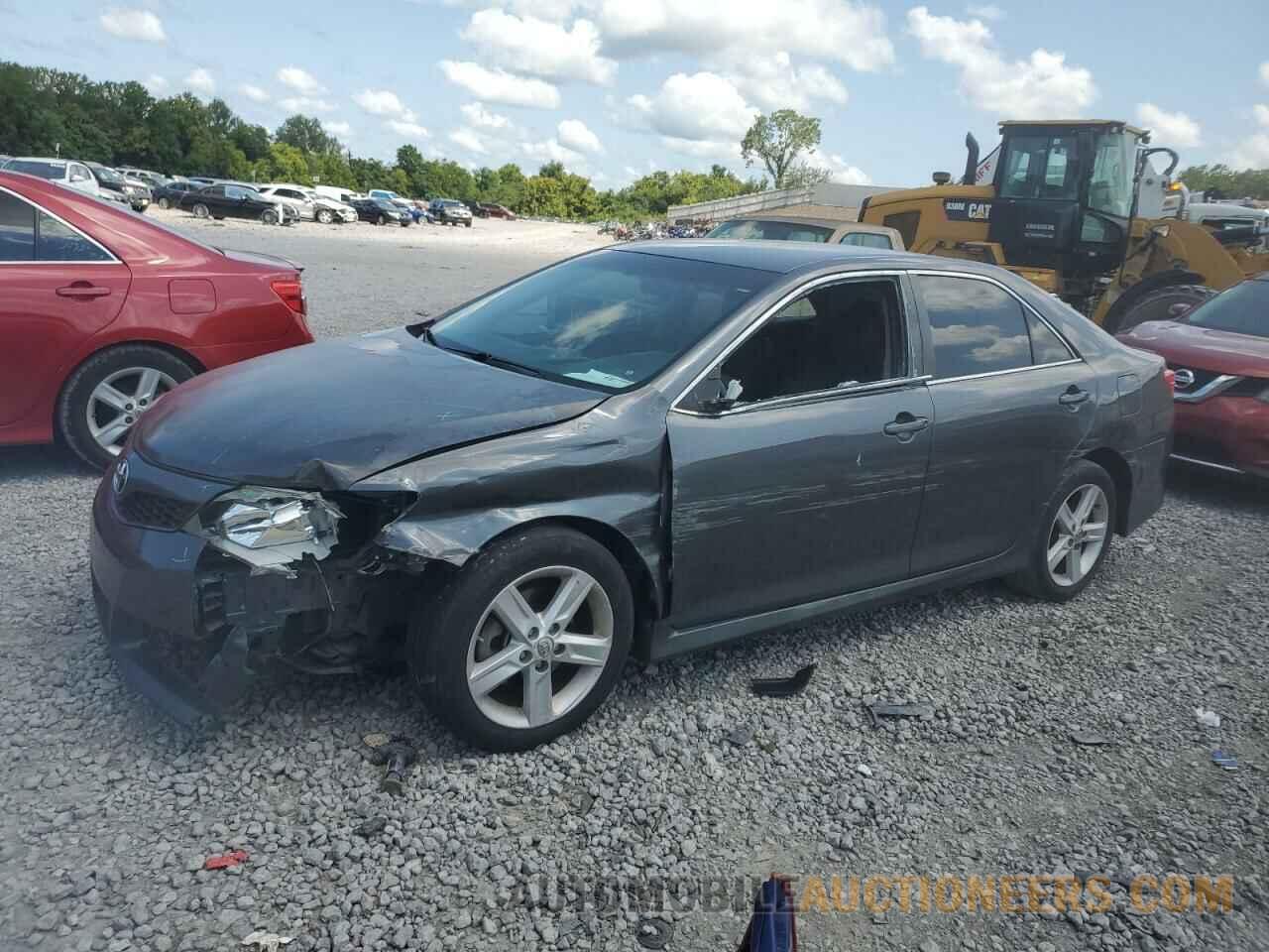 4T1BF1FKXEU742634 TOYOTA CAMRY 2014