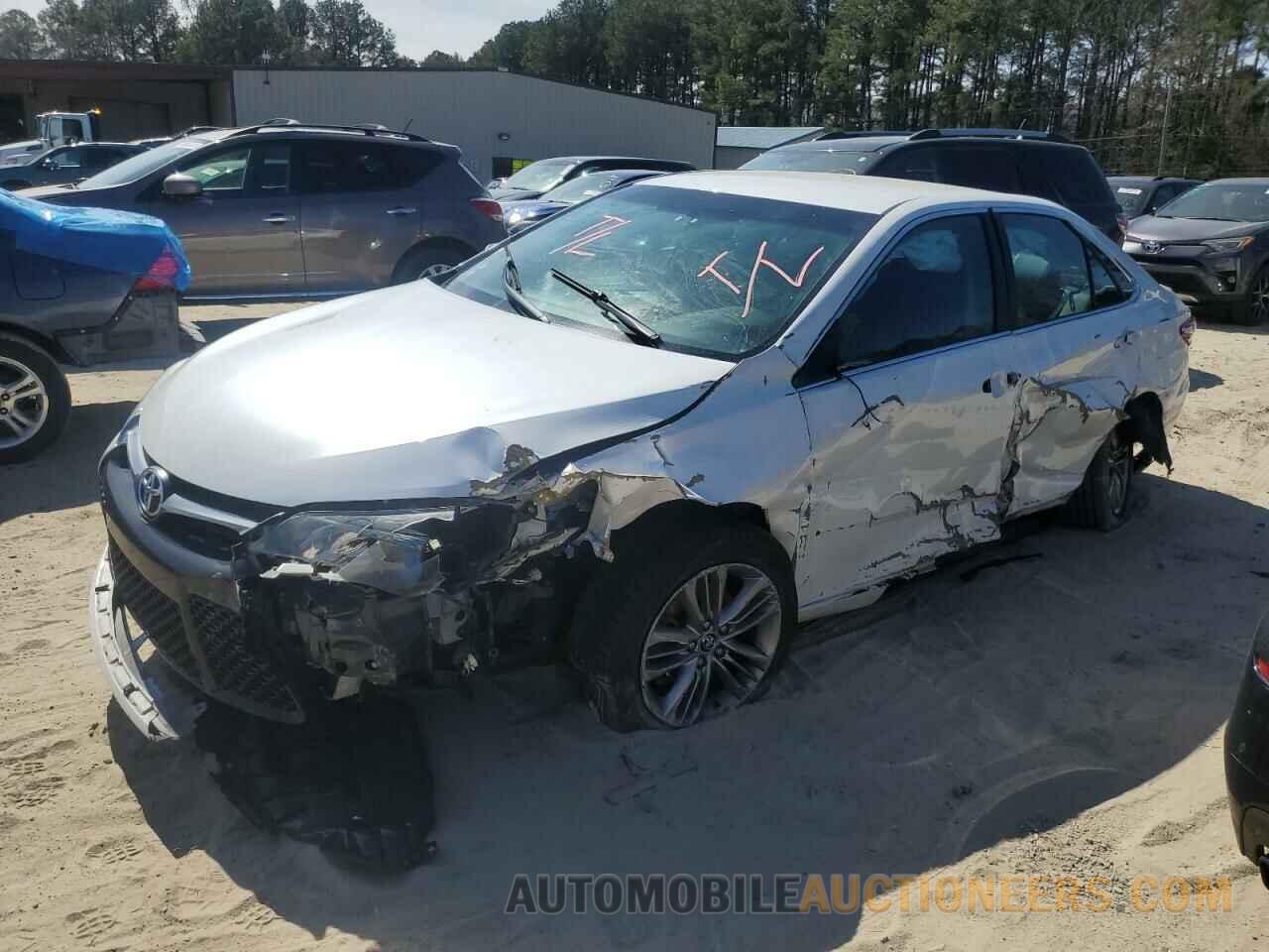 4T1BF1FKXFU012093 TOYOTA CAMRY 2015