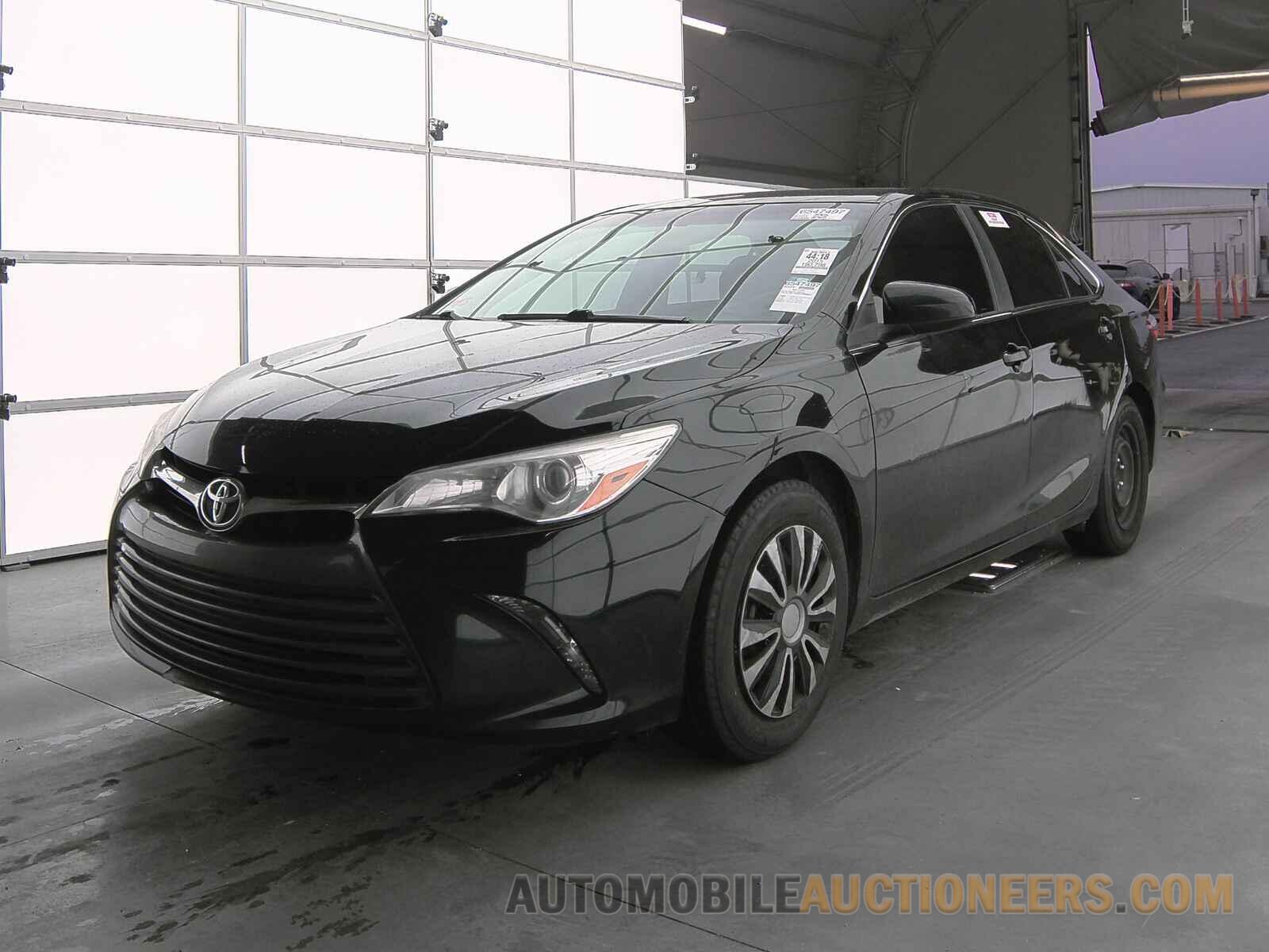 4T1BF1FKXFU989623 Toyota Camry 2015