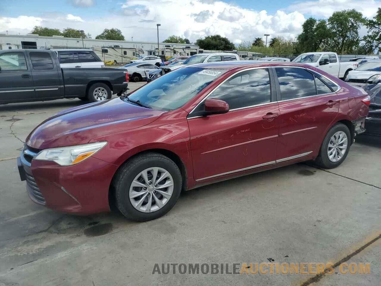 4T1BF1FKXGU613649 TOYOTA CAMRY 2016