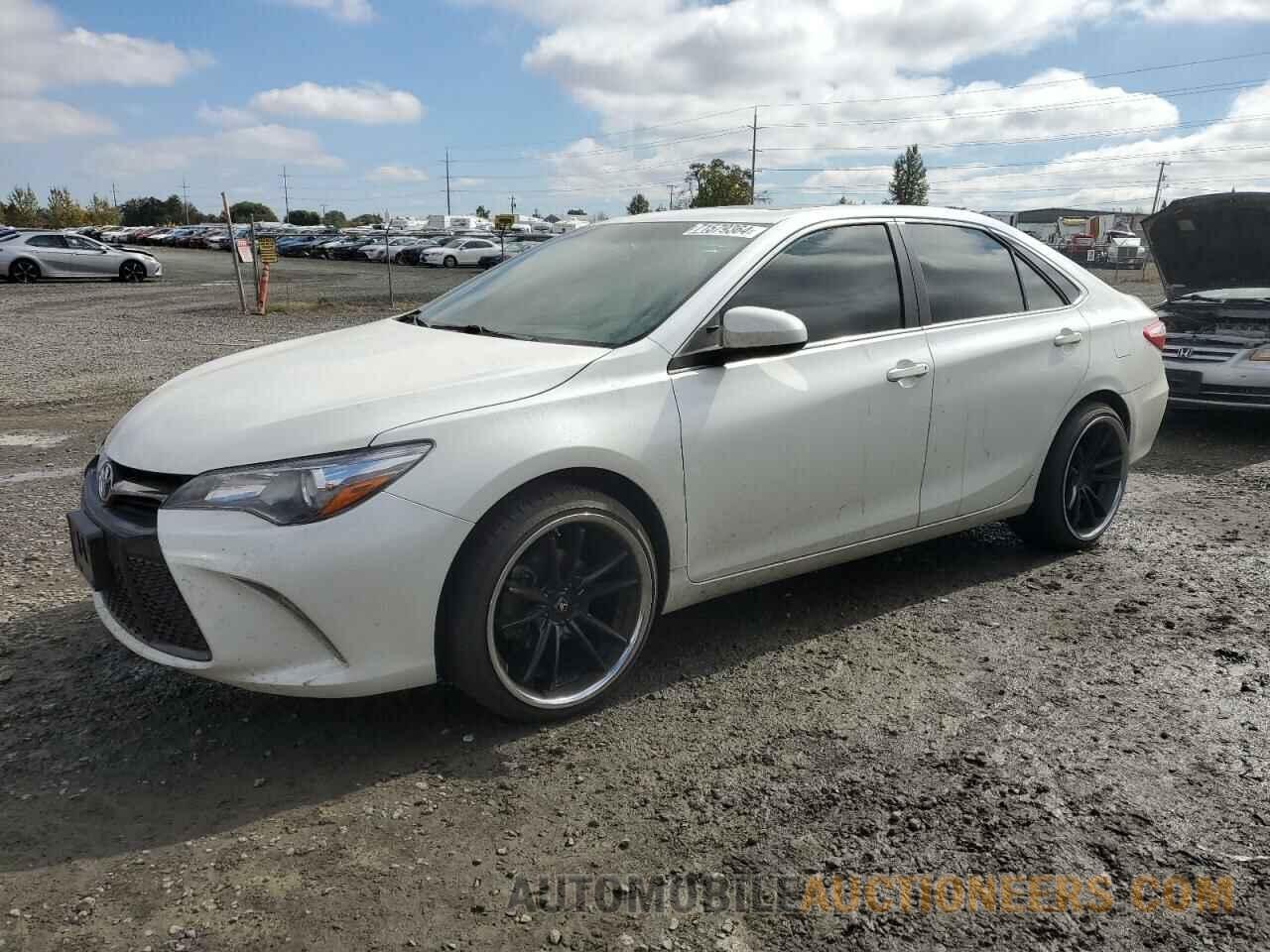 4T1BF1FKXHU277082 TOYOTA CAMRY 2017