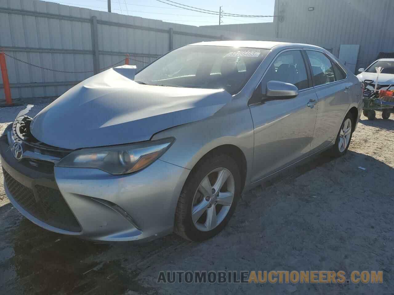 4T1BF1FKXHU324319 TOYOTA CAMRY 2017