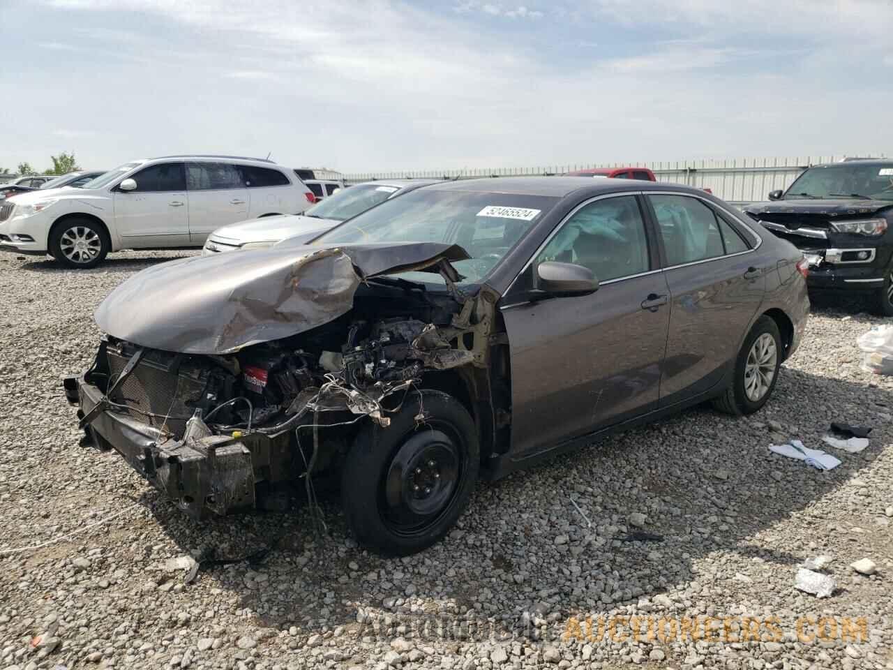 4T1BF1FKXHU327916 TOYOTA CAMRY 2017