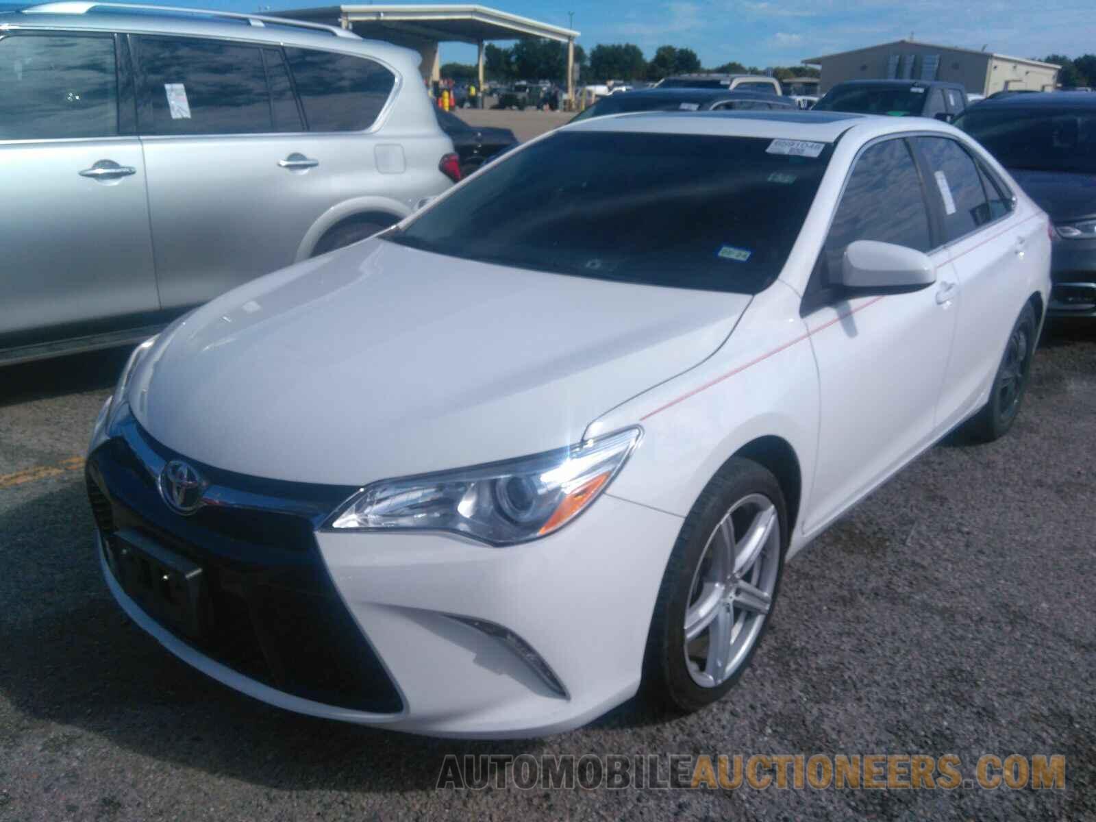 4T1BF1FKXHU372712 Toyota Camry 2017