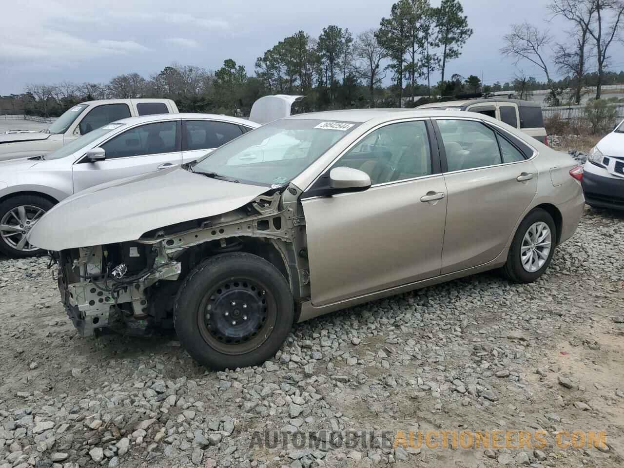 4T1BF1FKXHU687185 TOYOTA CAMRY 2017