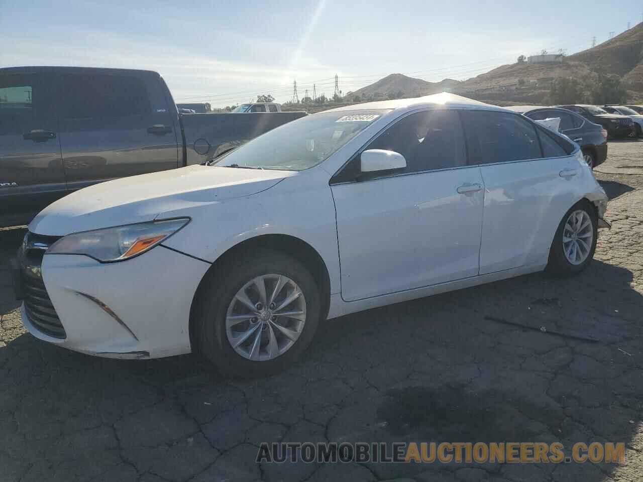 4T1BF1FKXHU698266 TOYOTA CAMRY 2017