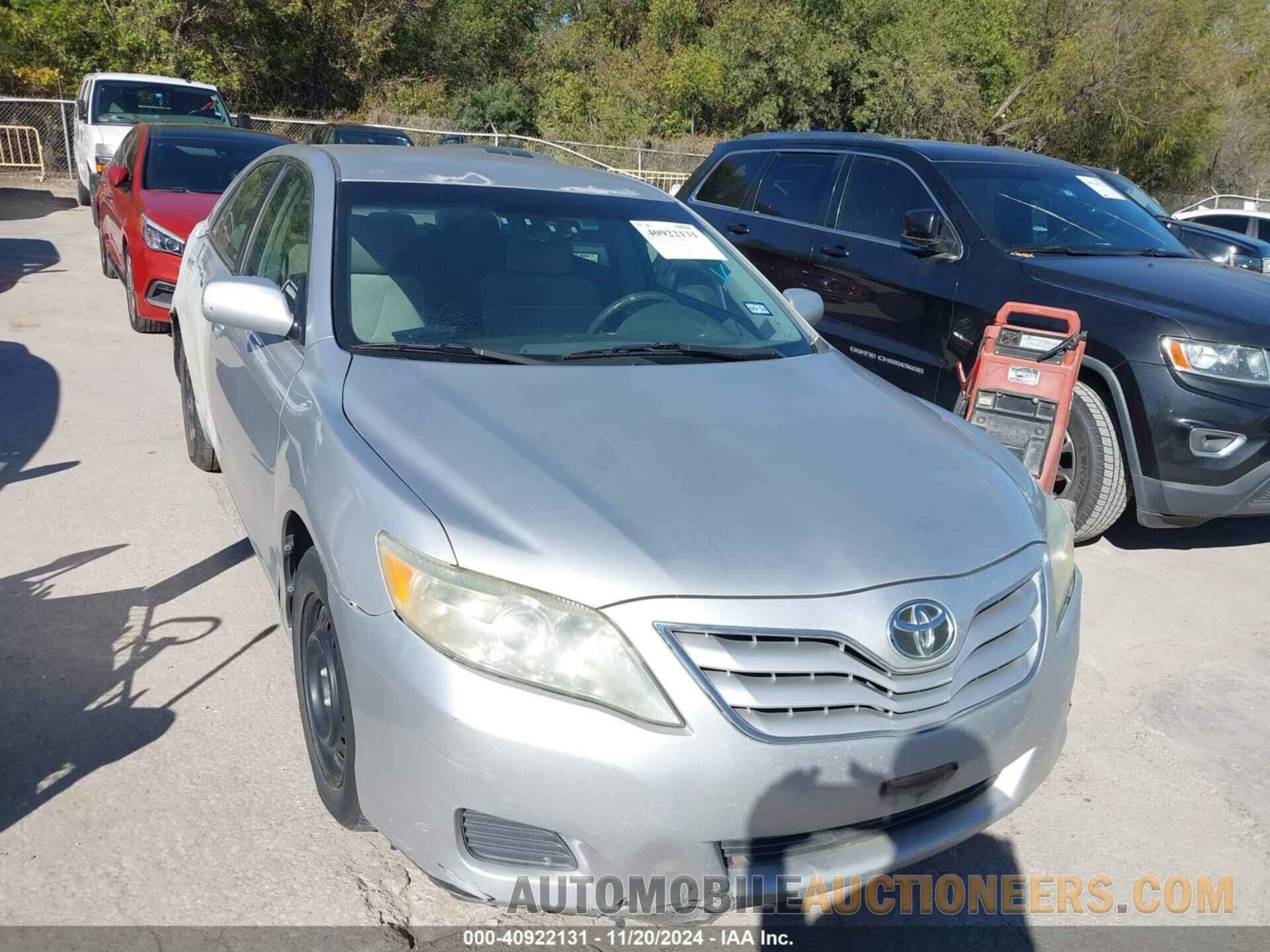 4T1BF3EK1BU618468 TOYOTA CAMRY 2011