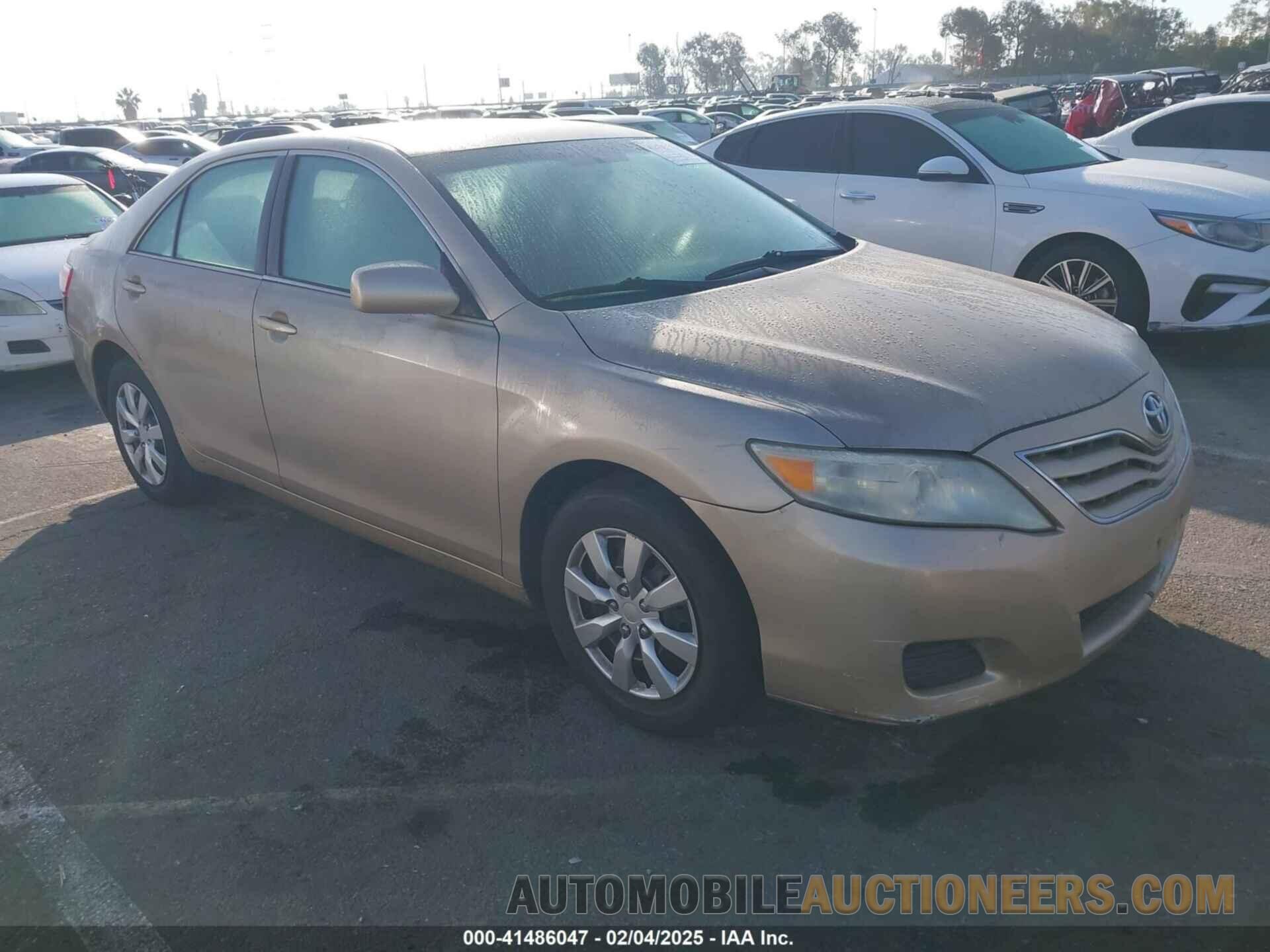 4T1BF3EK1BU695387 TOYOTA CAMRY 2011