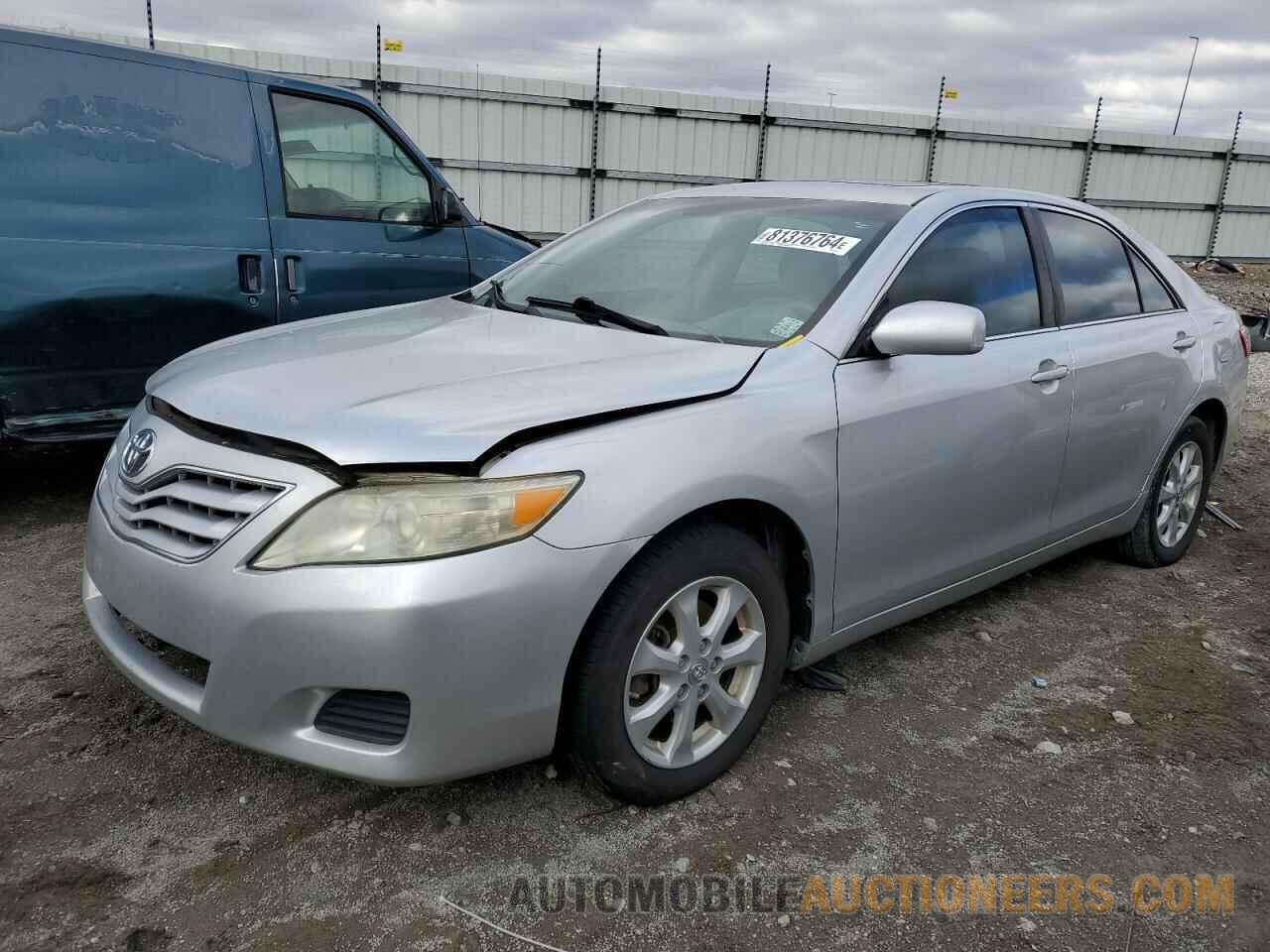 4T1BF3EK2BU182195 TOYOTA CAMRY 2011