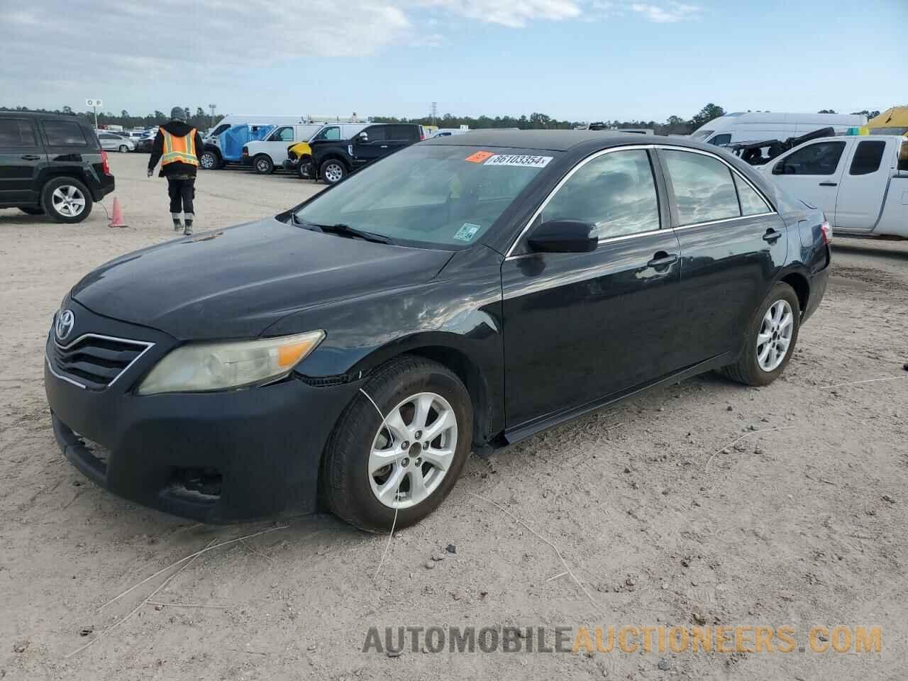 4T1BF3EK2BU197246 TOYOTA CAMRY 2011