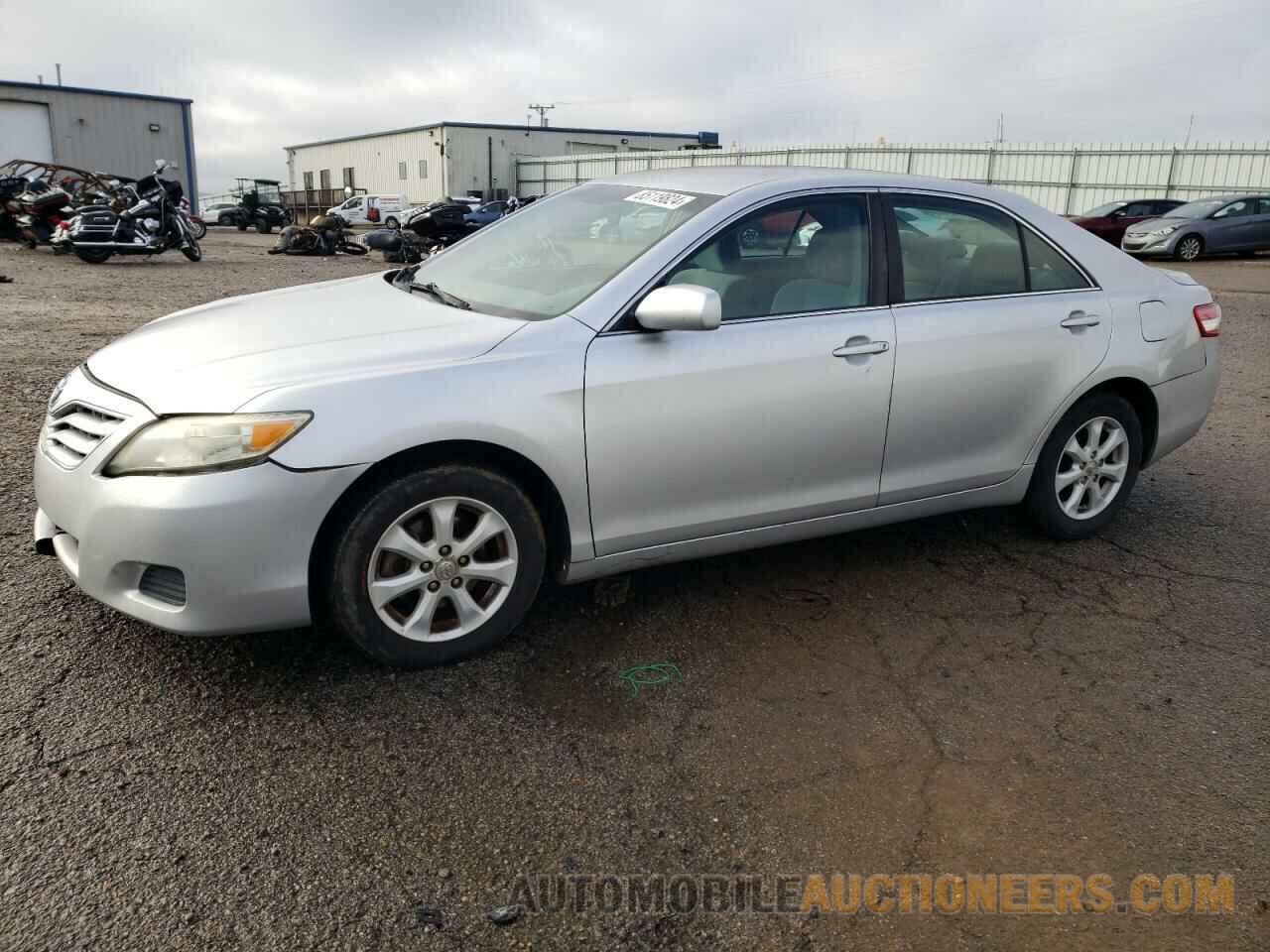 4T1BF3EK2BU218340 TOYOTA CAMRY 2011