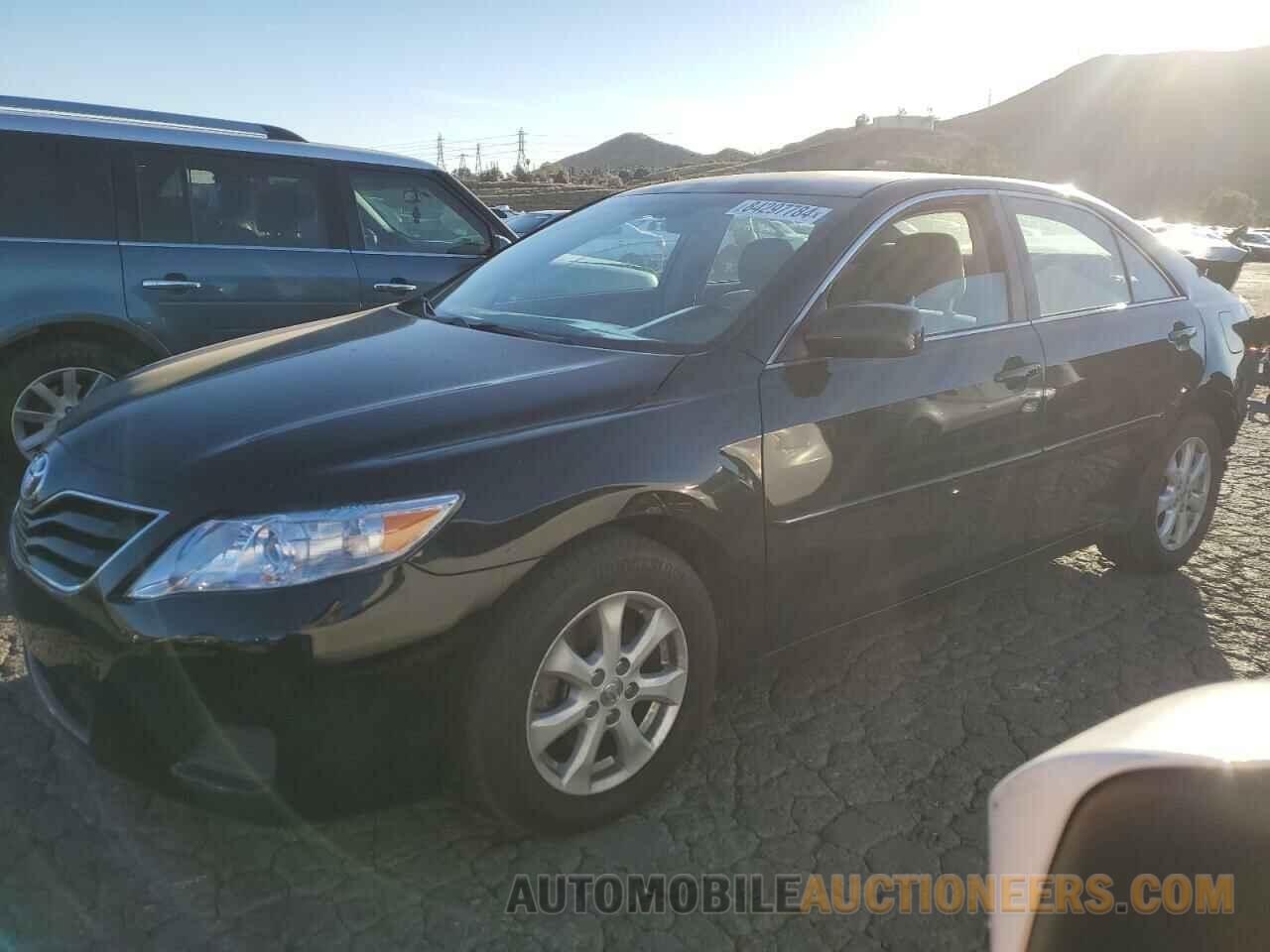 4T1BF3EK2BU665511 TOYOTA CAMRY 2011