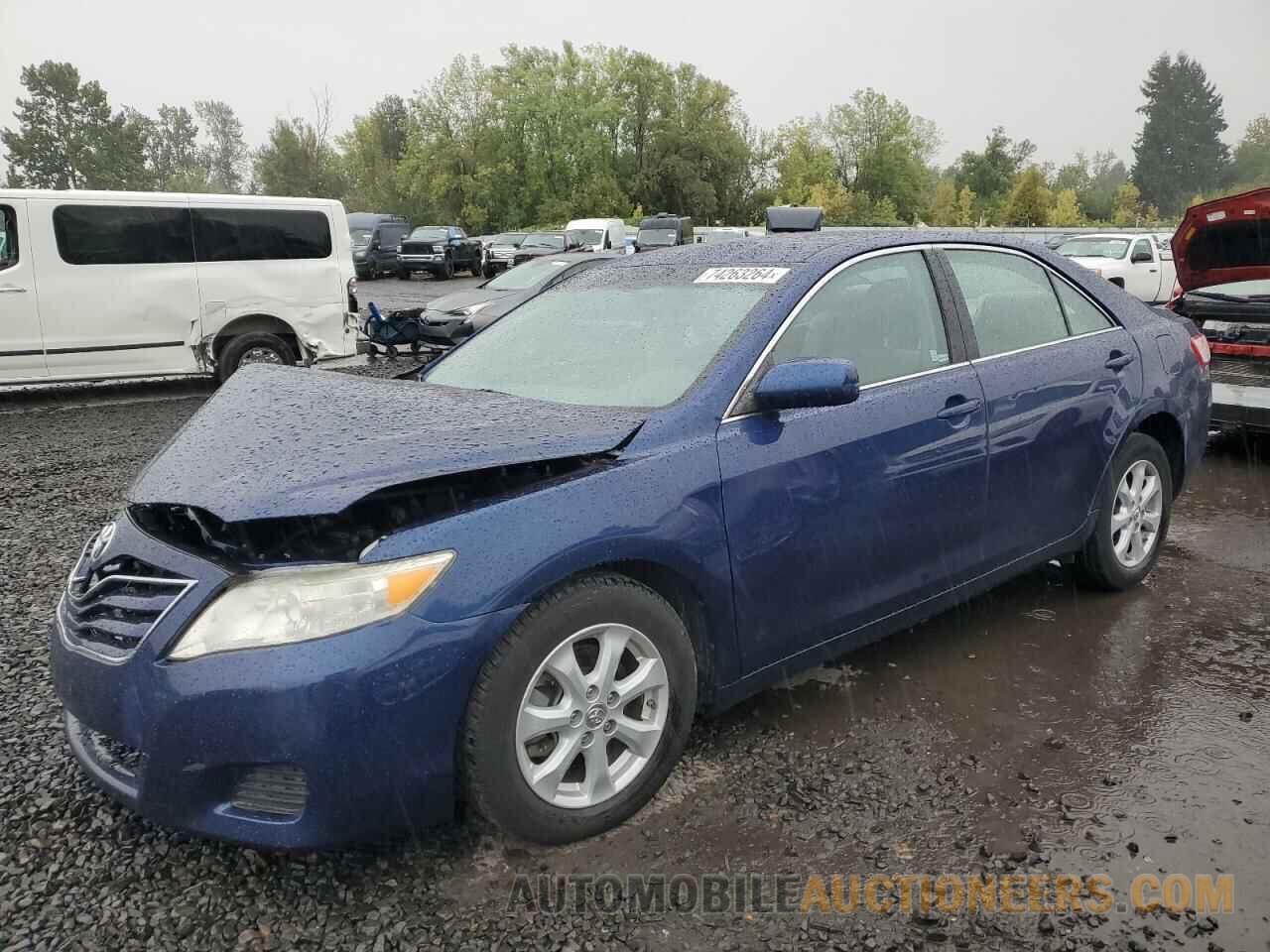 4T1BF3EK8BU650818 TOYOTA CAMRY 2011