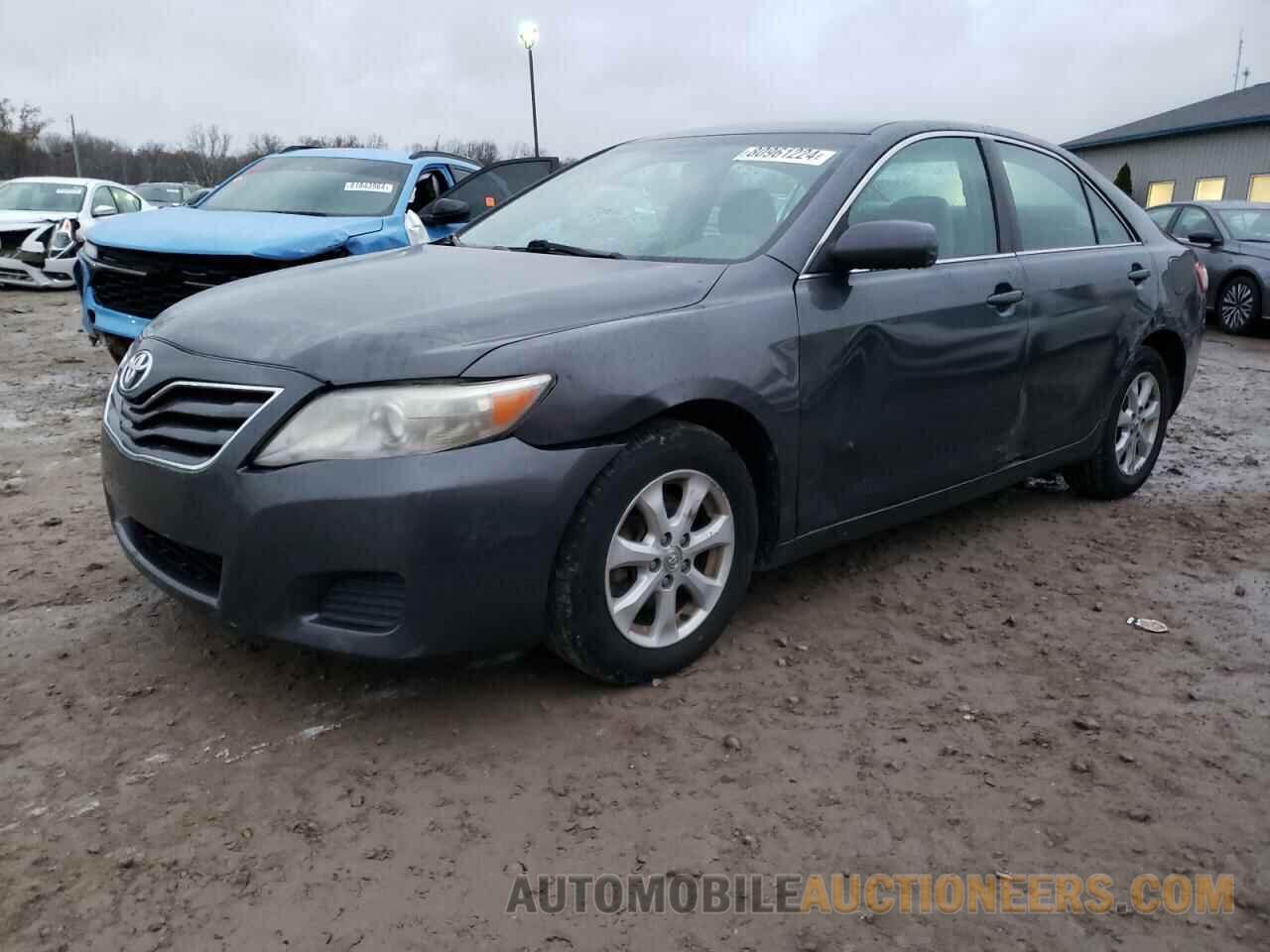 4T1BF3EKXBU695596 TOYOTA CAMRY 2011