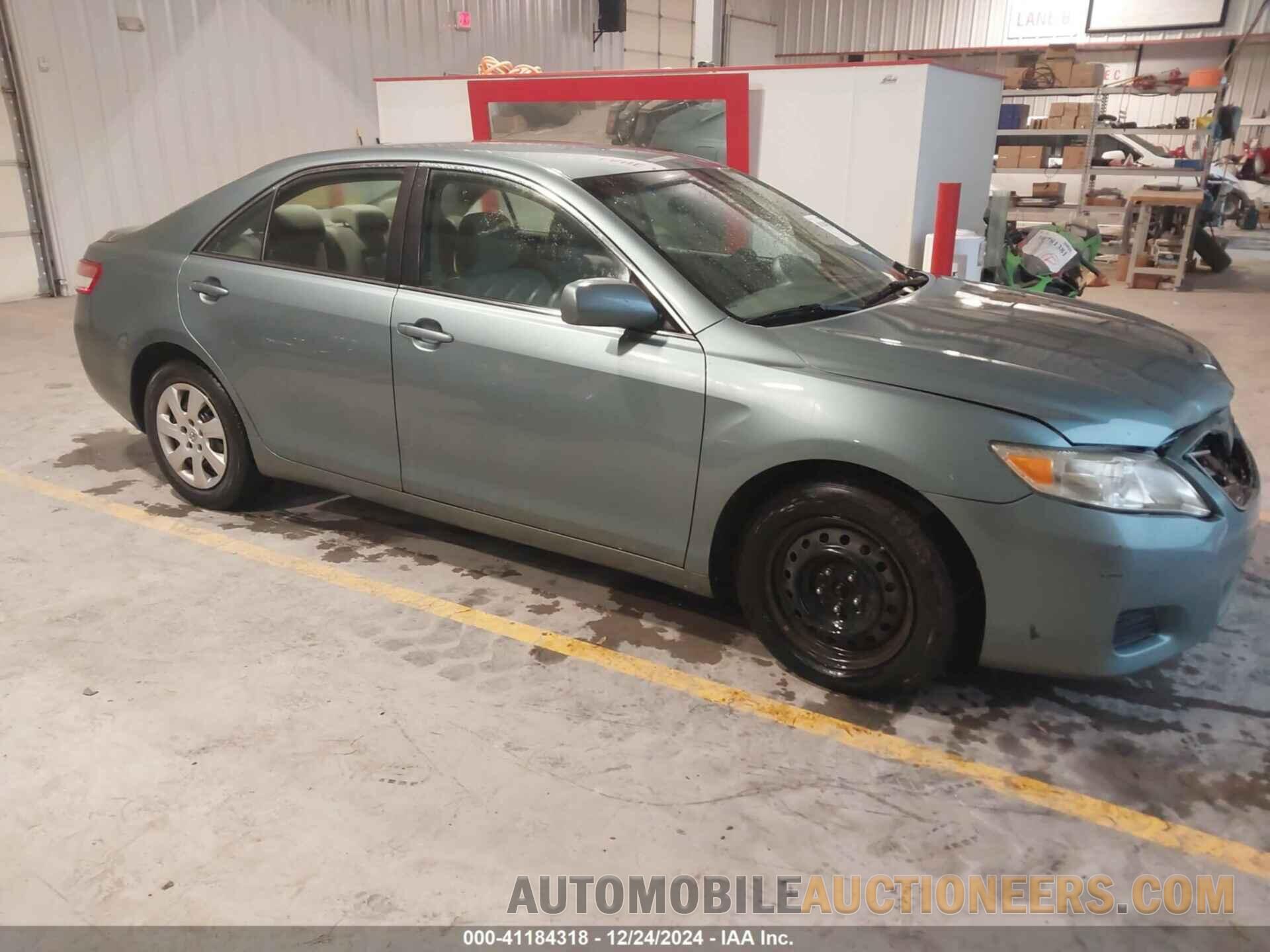 4T1BF3EKXBU697977 TOYOTA CAMRY 2011