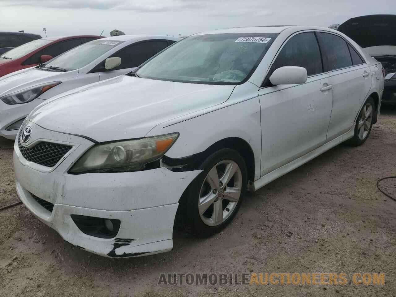 4T1BF3EKXBU704202 TOYOTA CAMRY 2011