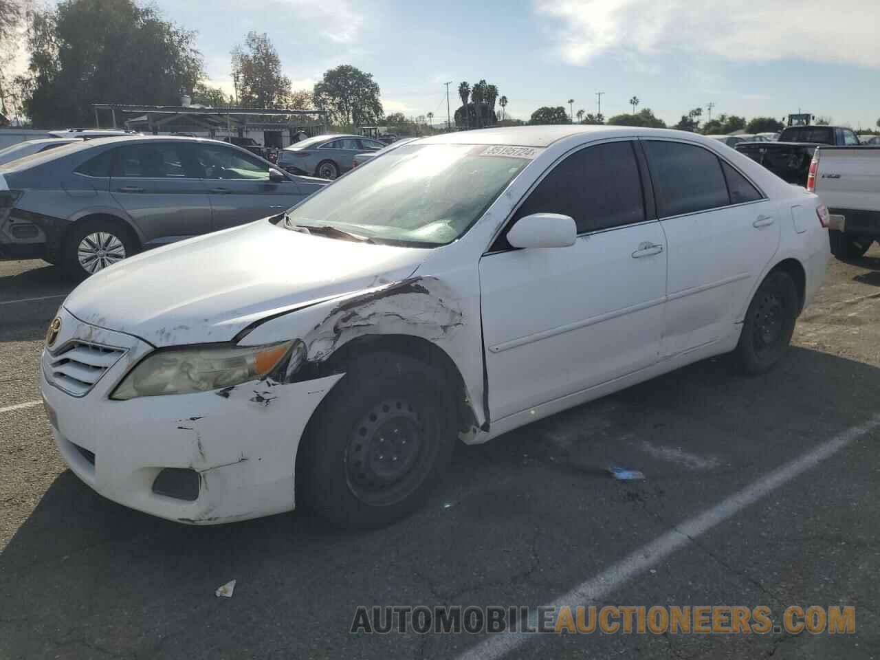 4T1BF3EKXBU746031 TOYOTA CAMRY 2011