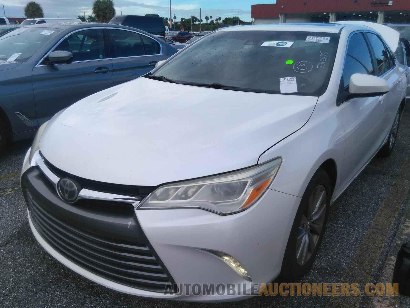 4T1BK1FK0FU562351 Toyota Camry 2015