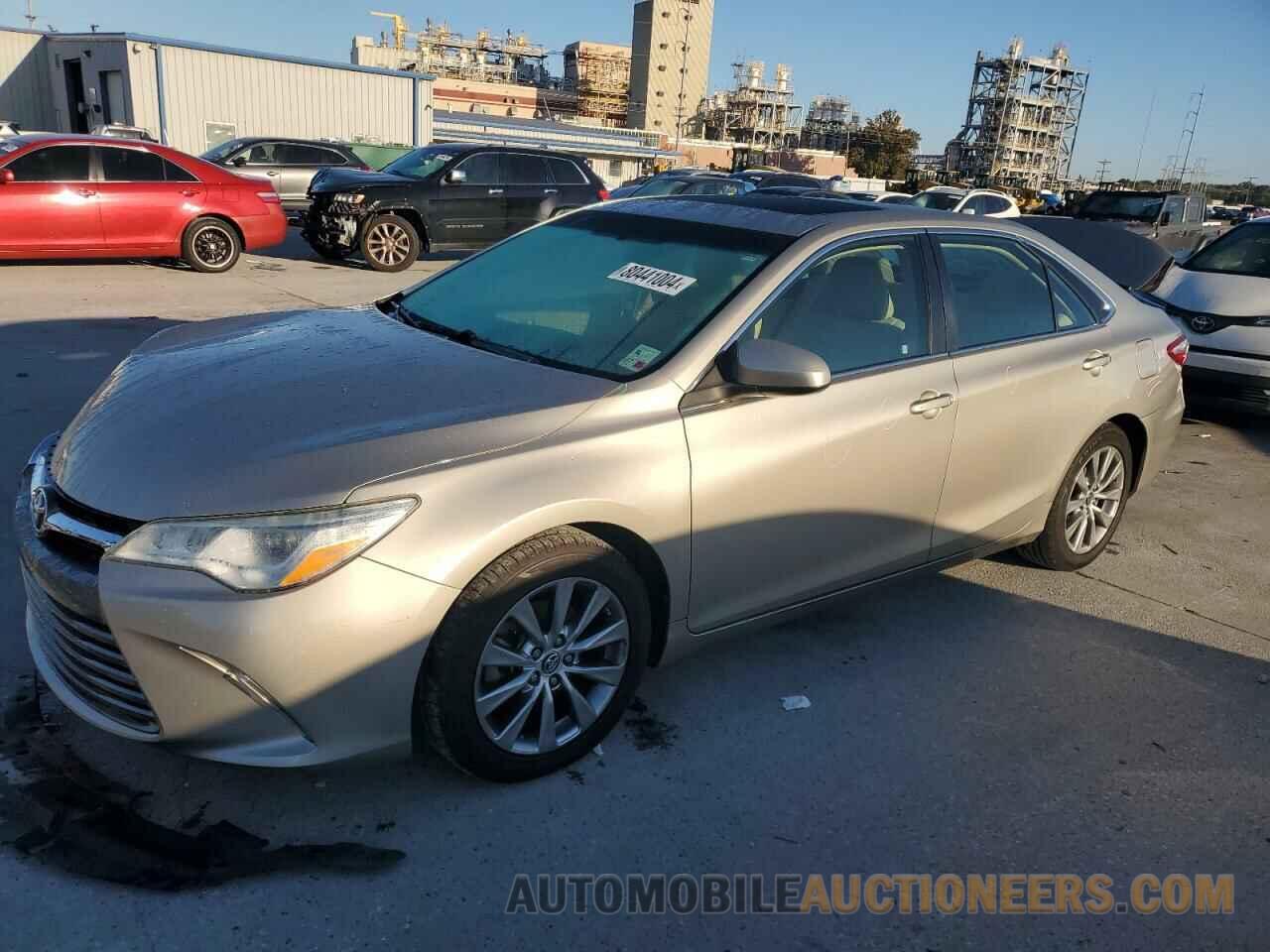 4T1BK1FKXFU565290 TOYOTA CAMRY 2015