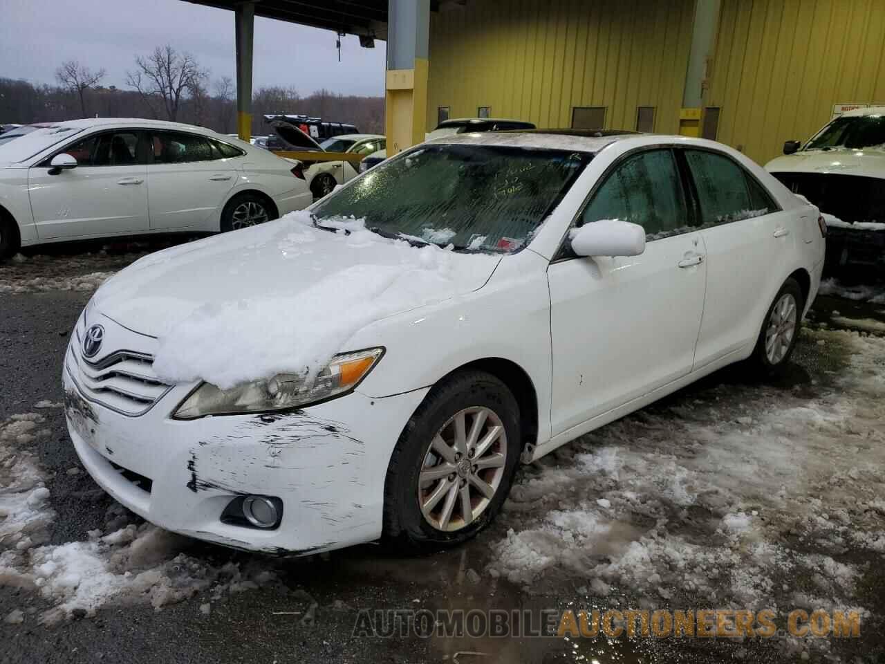 4T1BK3EK2BU623061 TOYOTA CAMRY 2011