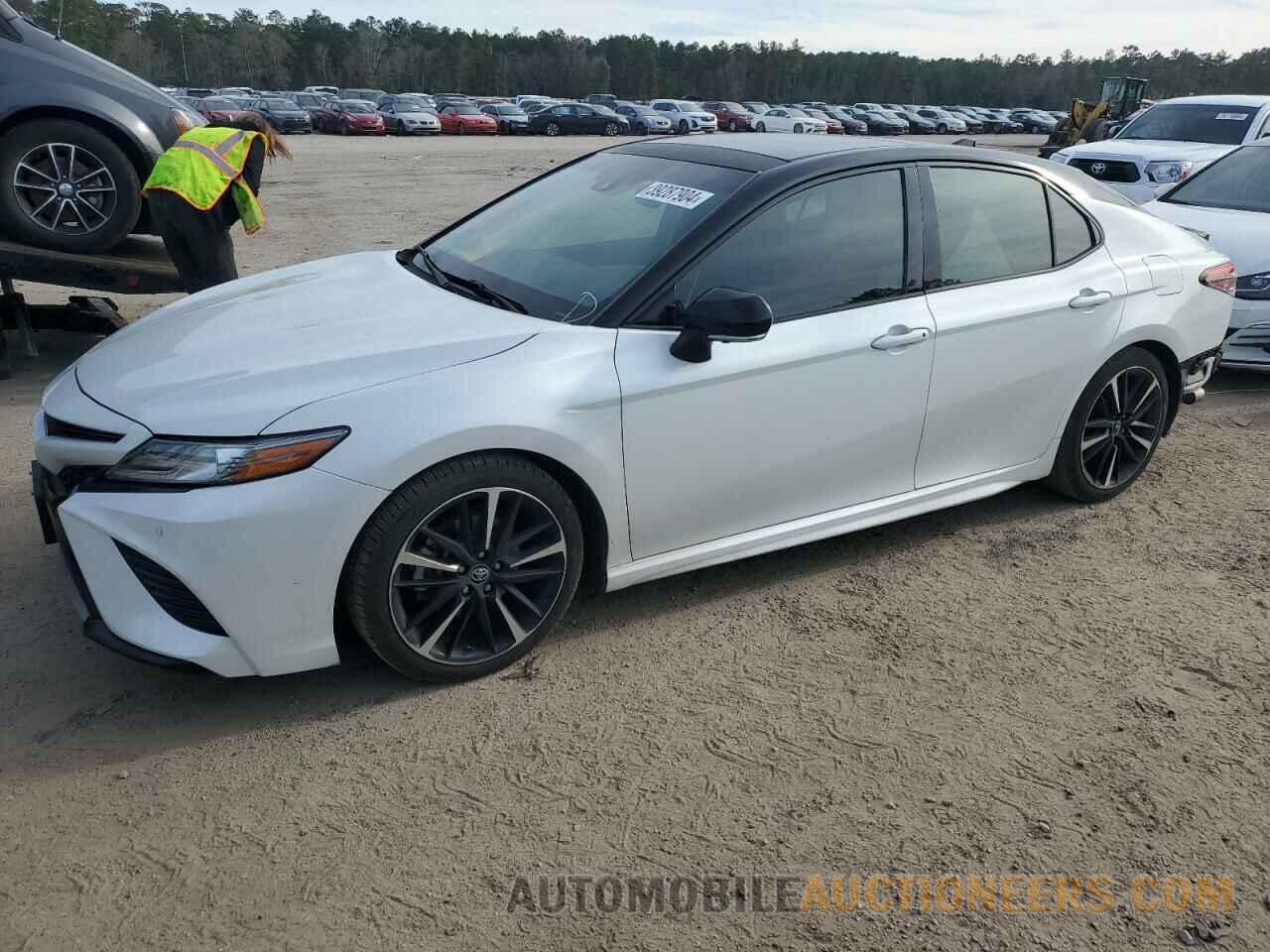 4T1BZ1HK0JU001925 TOYOTA CAMRY 2018