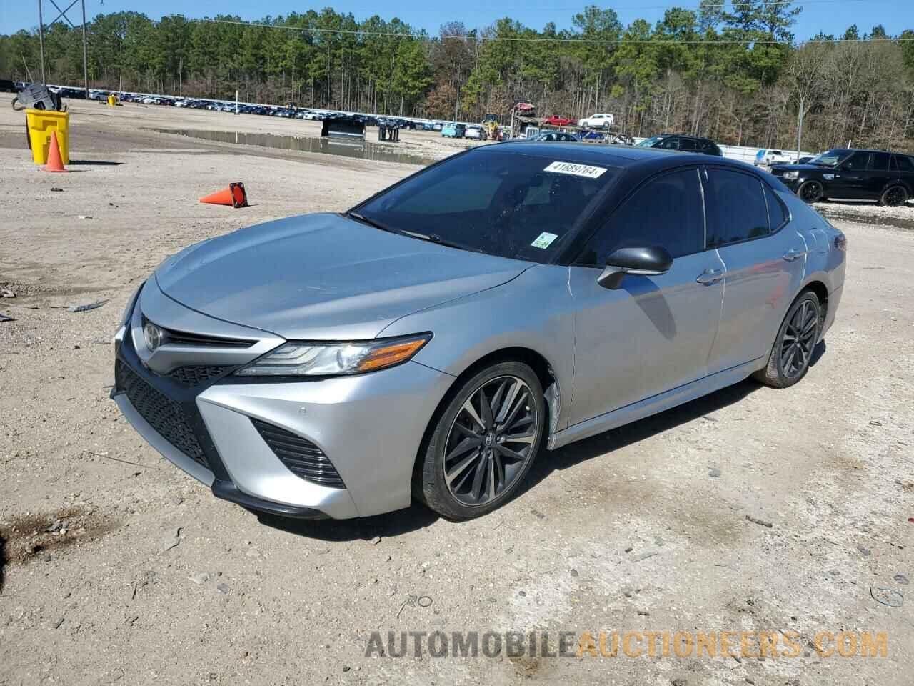 4T1BZ1HK0JU005019 TOYOTA CAMRY 2018