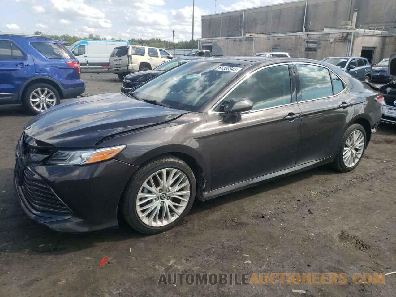 4T1BZ1HK0JU008356 TOYOTA CAMRY 2018