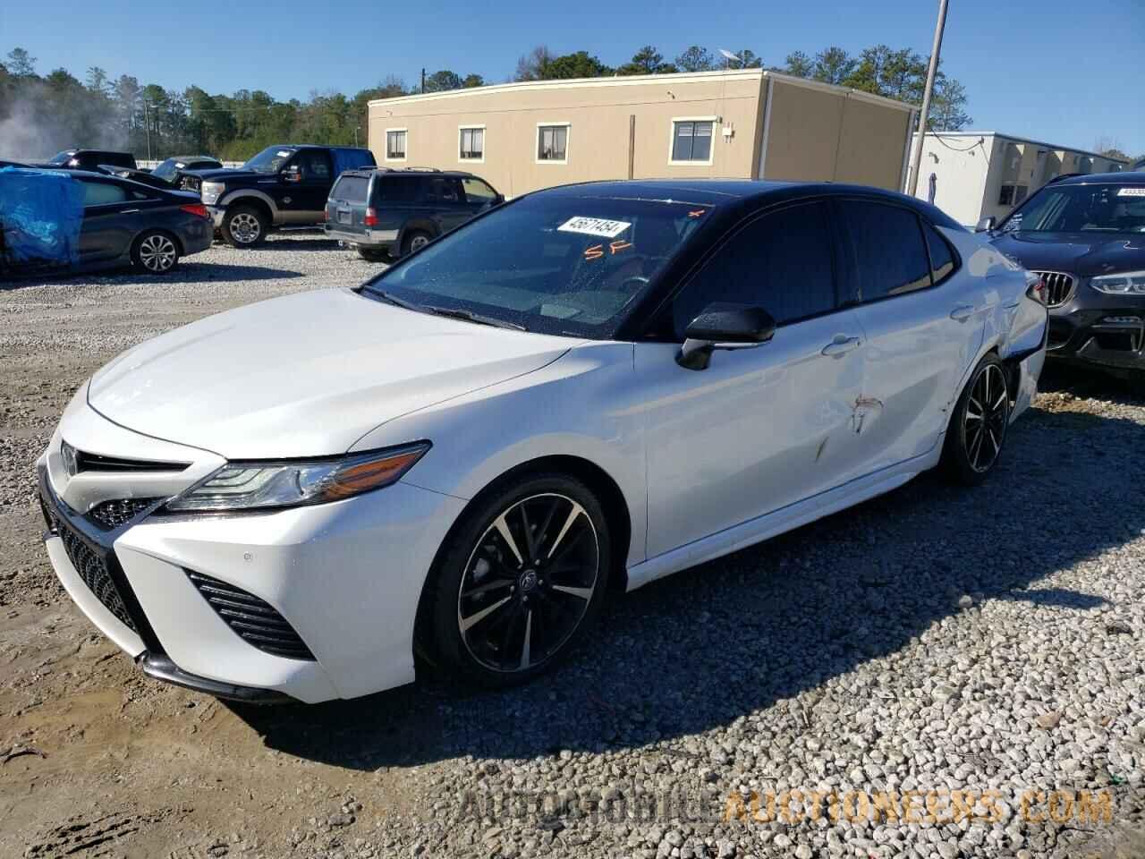 4T1BZ1HK0JU013475 TOYOTA CAMRY 2018