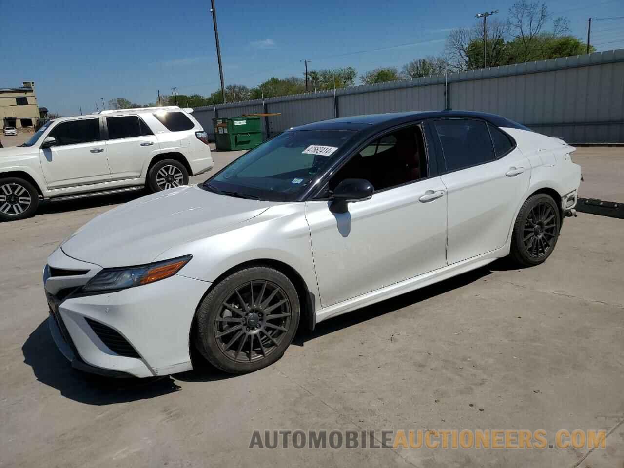 4T1BZ1HK0JU014710 TOYOTA CAMRY 2018