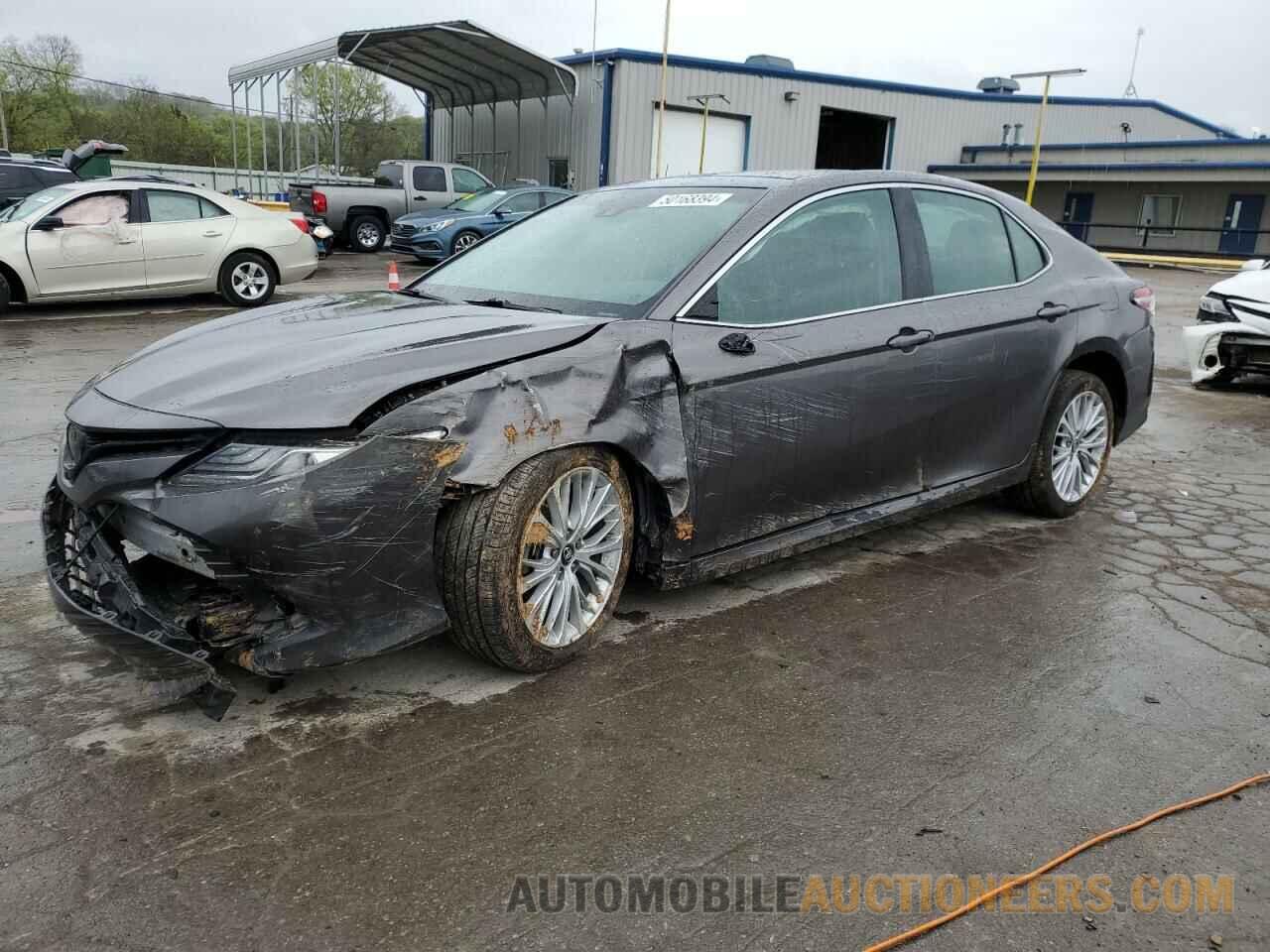 4T1BZ1HK0JU018305 TOYOTA CAMRY 2018