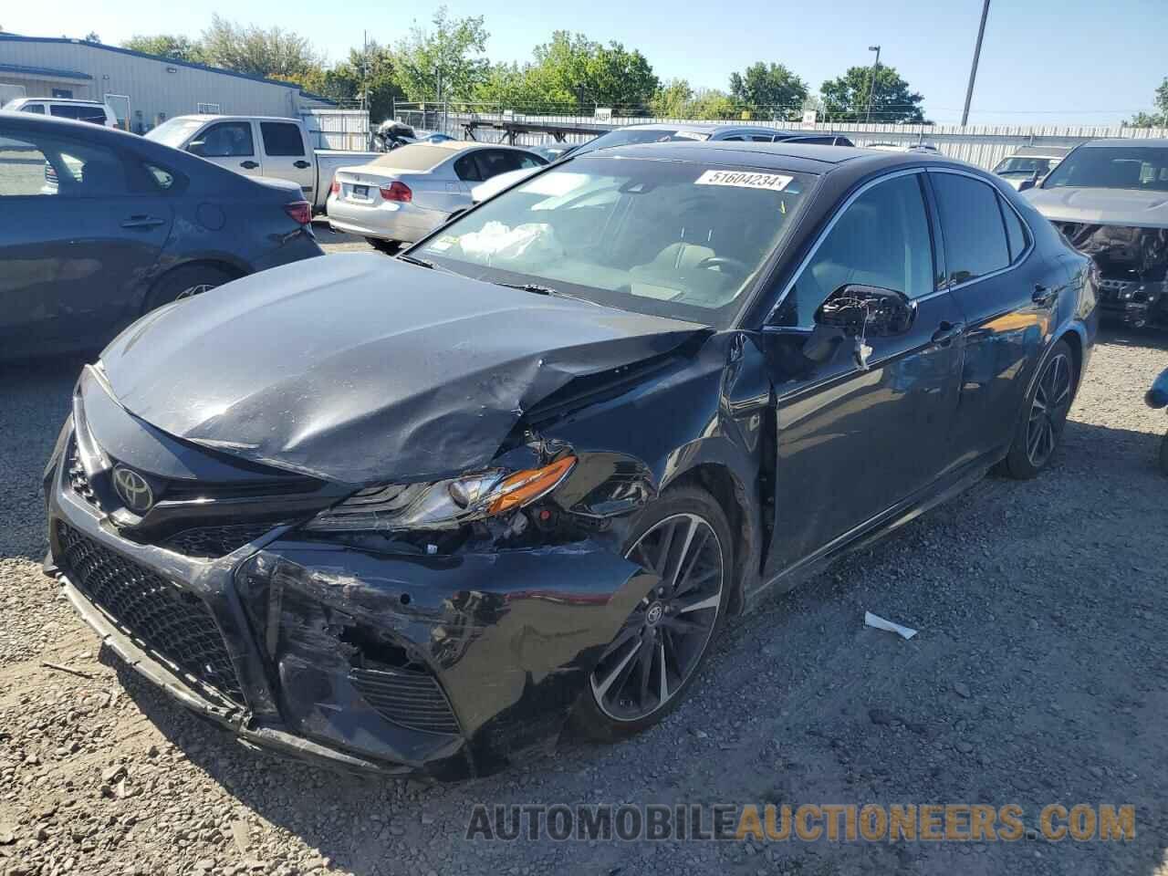 4T1BZ1HK1JU003800 TOYOTA CAMRY 2018